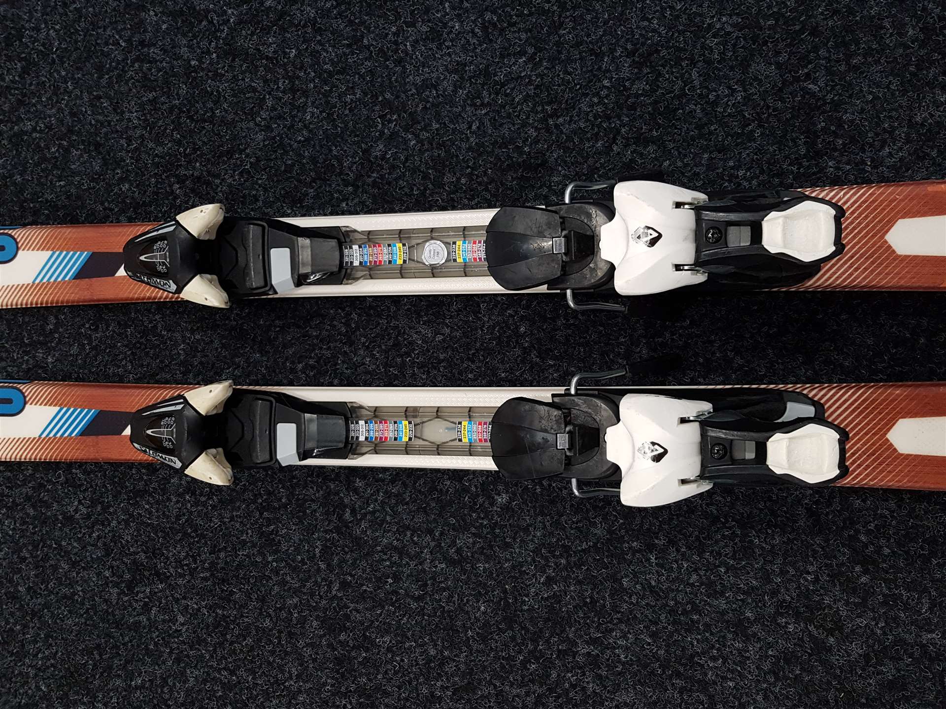 Použité lyže SALOMON Enduro JR 800  + viazanie Salomon L 7