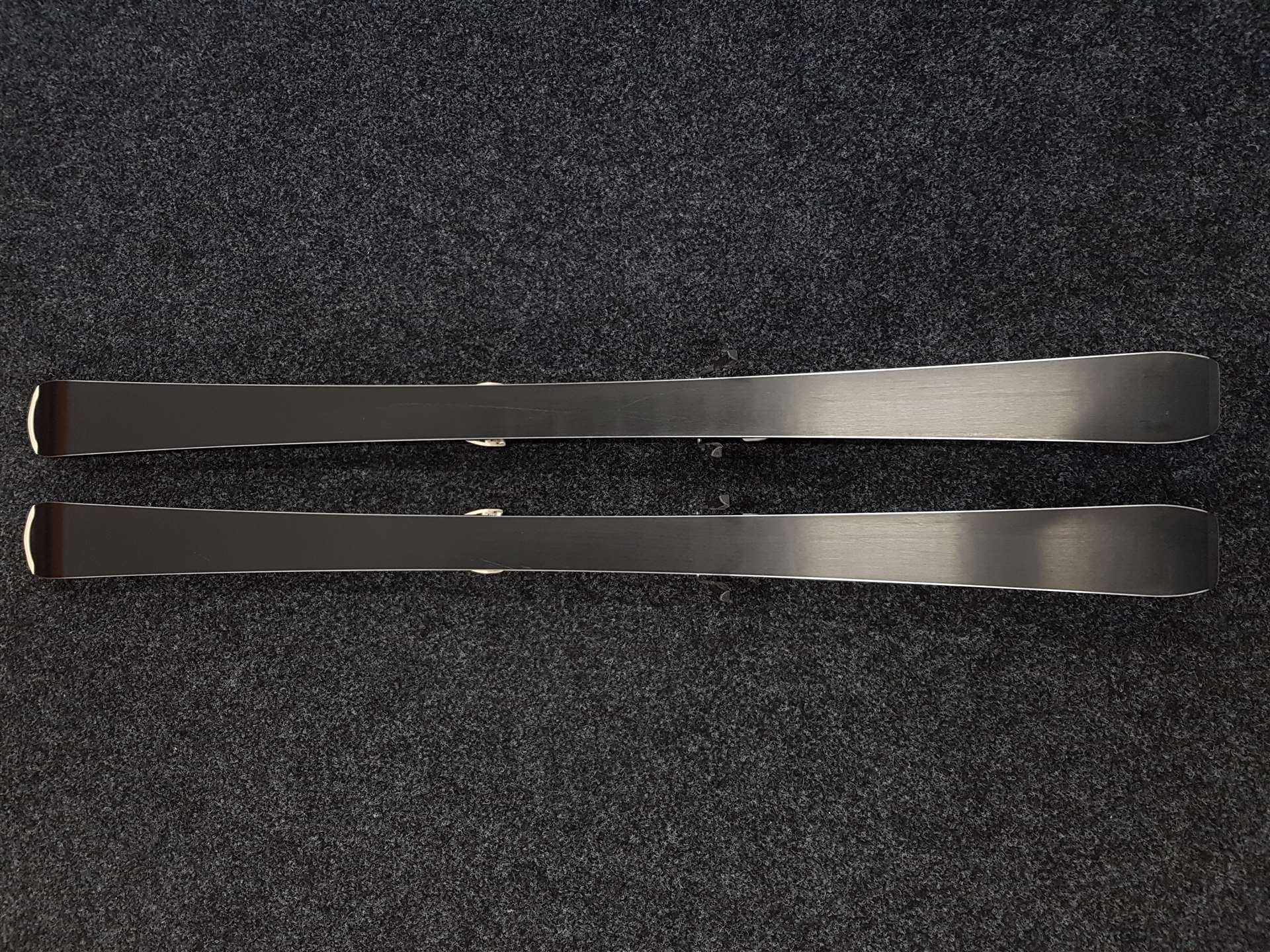 Použité lyže SALOMON Enduro JR 800  + viazanie Salomon L 7