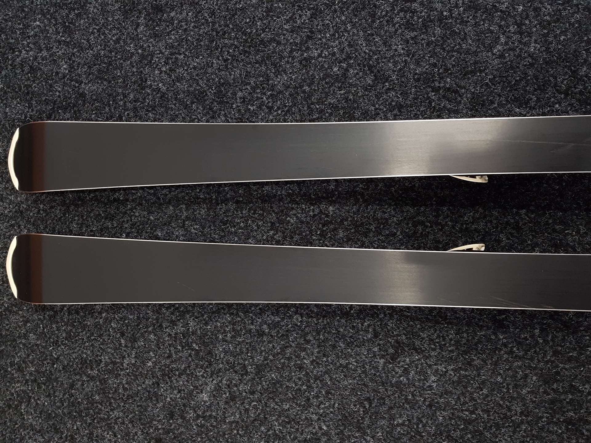 Použité lyže SALOMON Enduro JR 800  + viazanie Salomon L 7