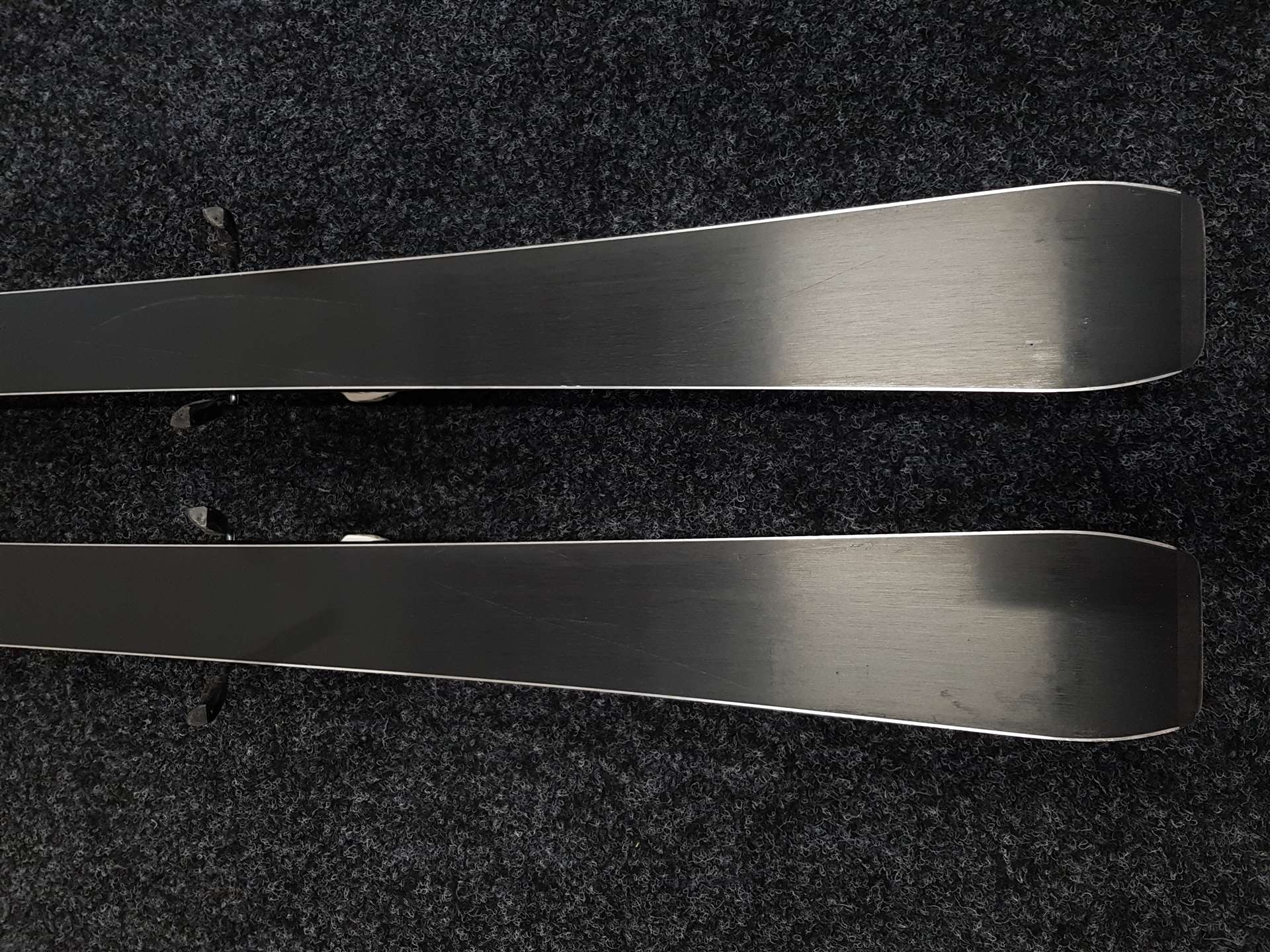 Použité lyže SALOMON Enduro JR 800  + viazanie Salomon L 7