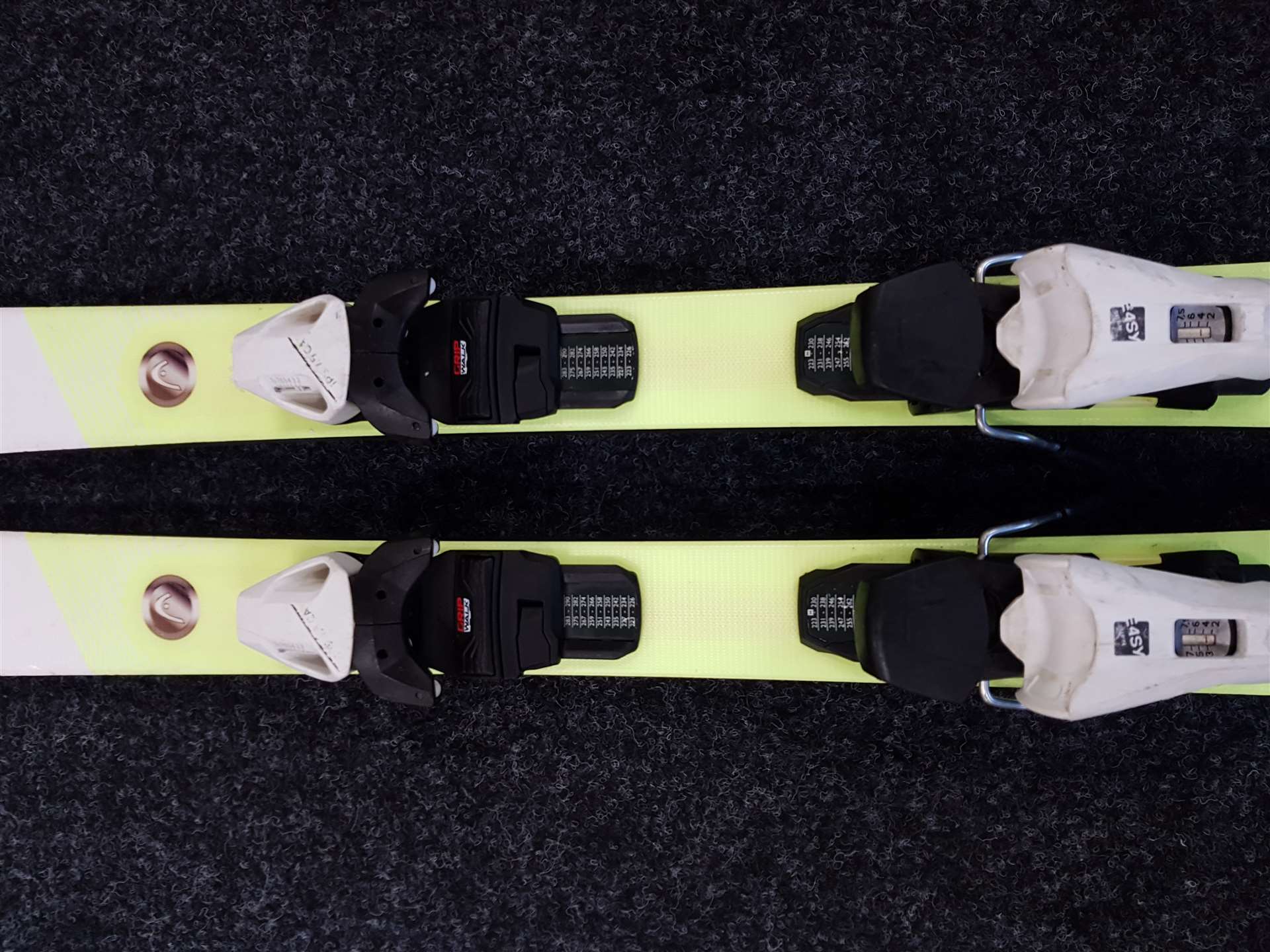 Použité lyže HEAD Super Shape  + viazanie Head JPS 7.5 CA