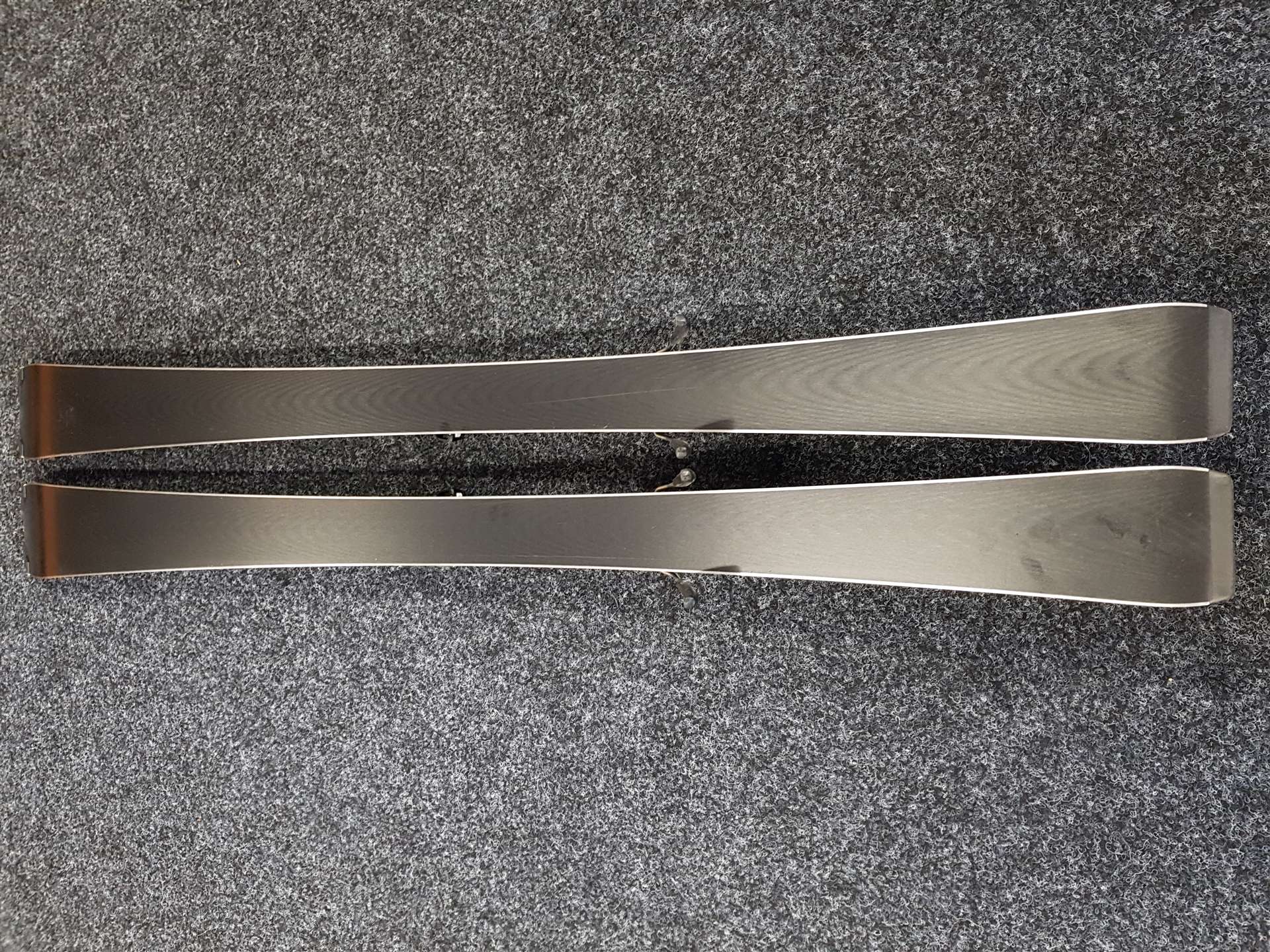 Použité lyže HEAD Super Shape  + viazanie Head JPS 7.5 CA