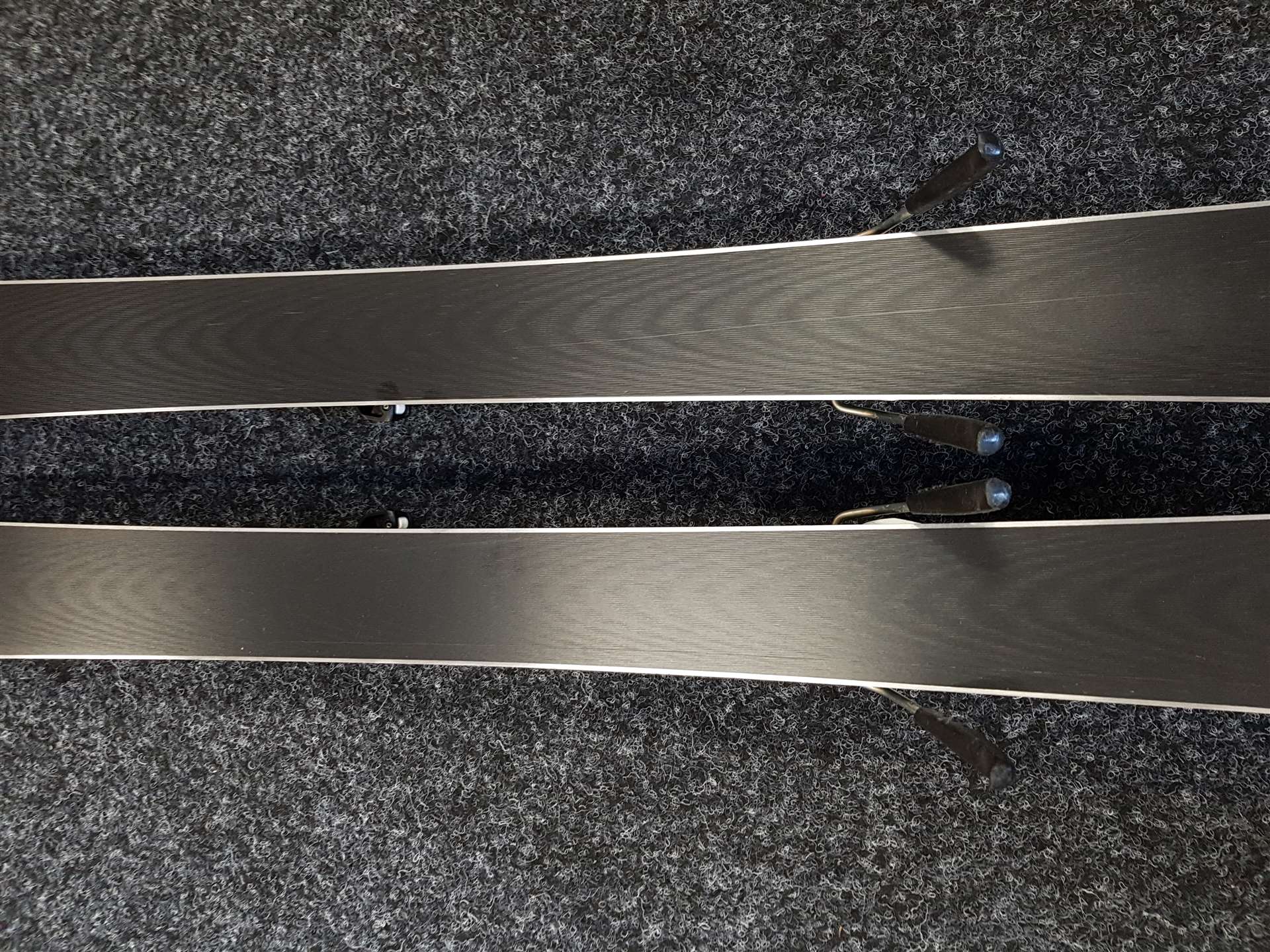 Použité lyže HEAD Super Shape  + viazanie Head JPS 7.5 CA