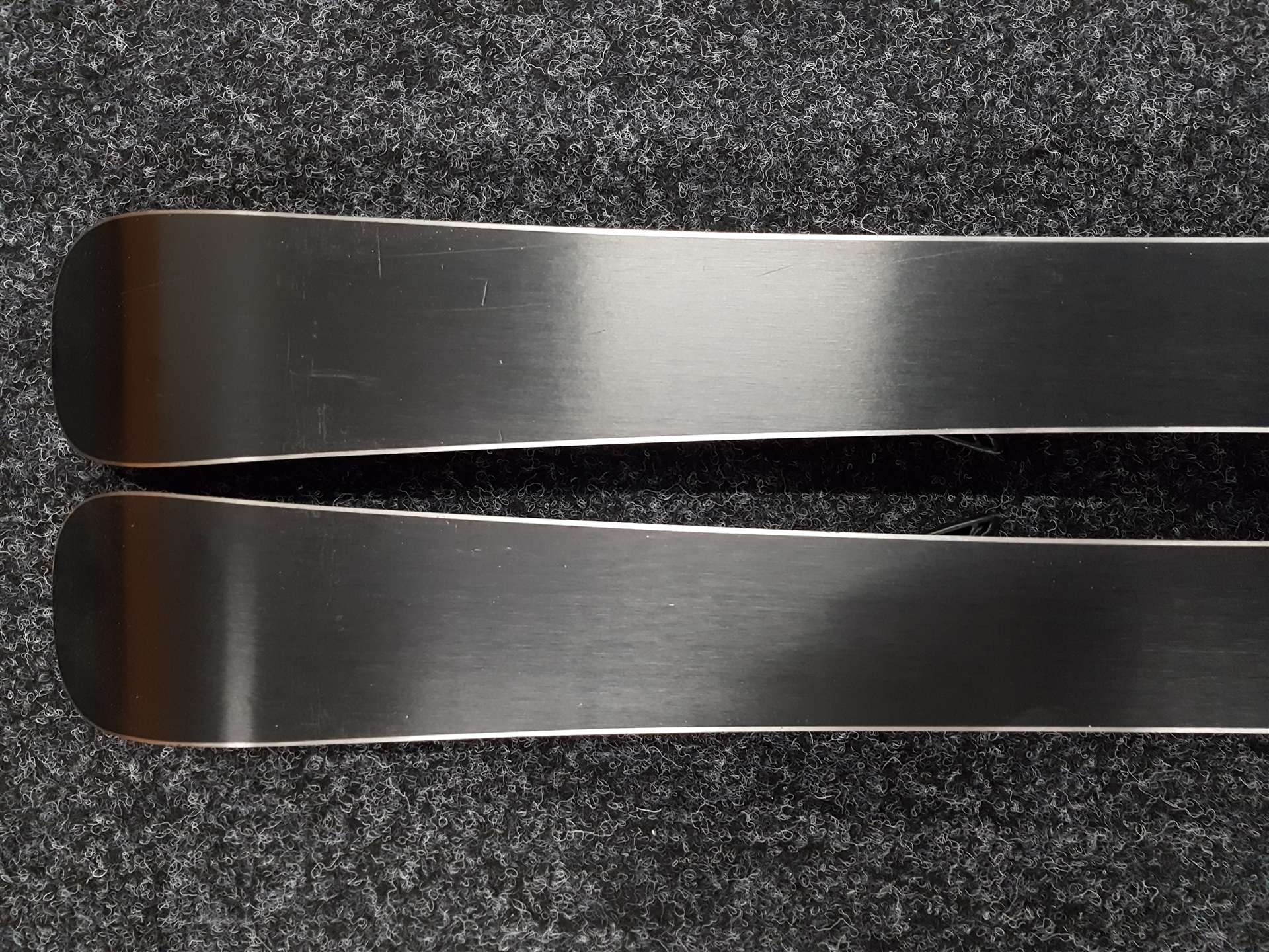 Použité lyže SALOMON Enduro JR 800  + viazanie Salomon 4,5