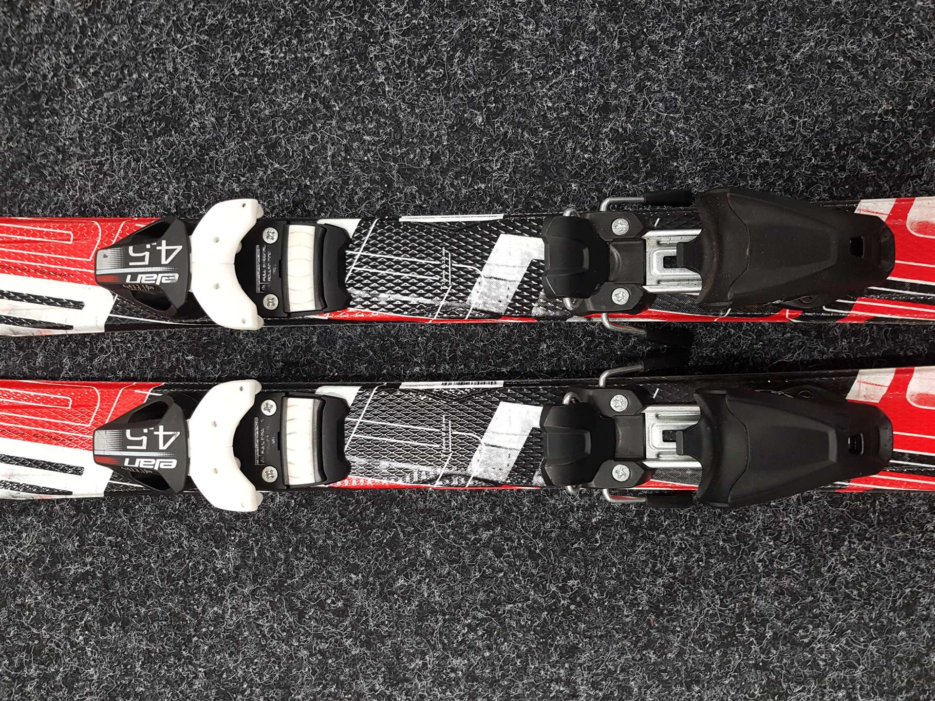 Použité detské lyže ELAN Race Pro Sport + viazanie Elan EL 4.5