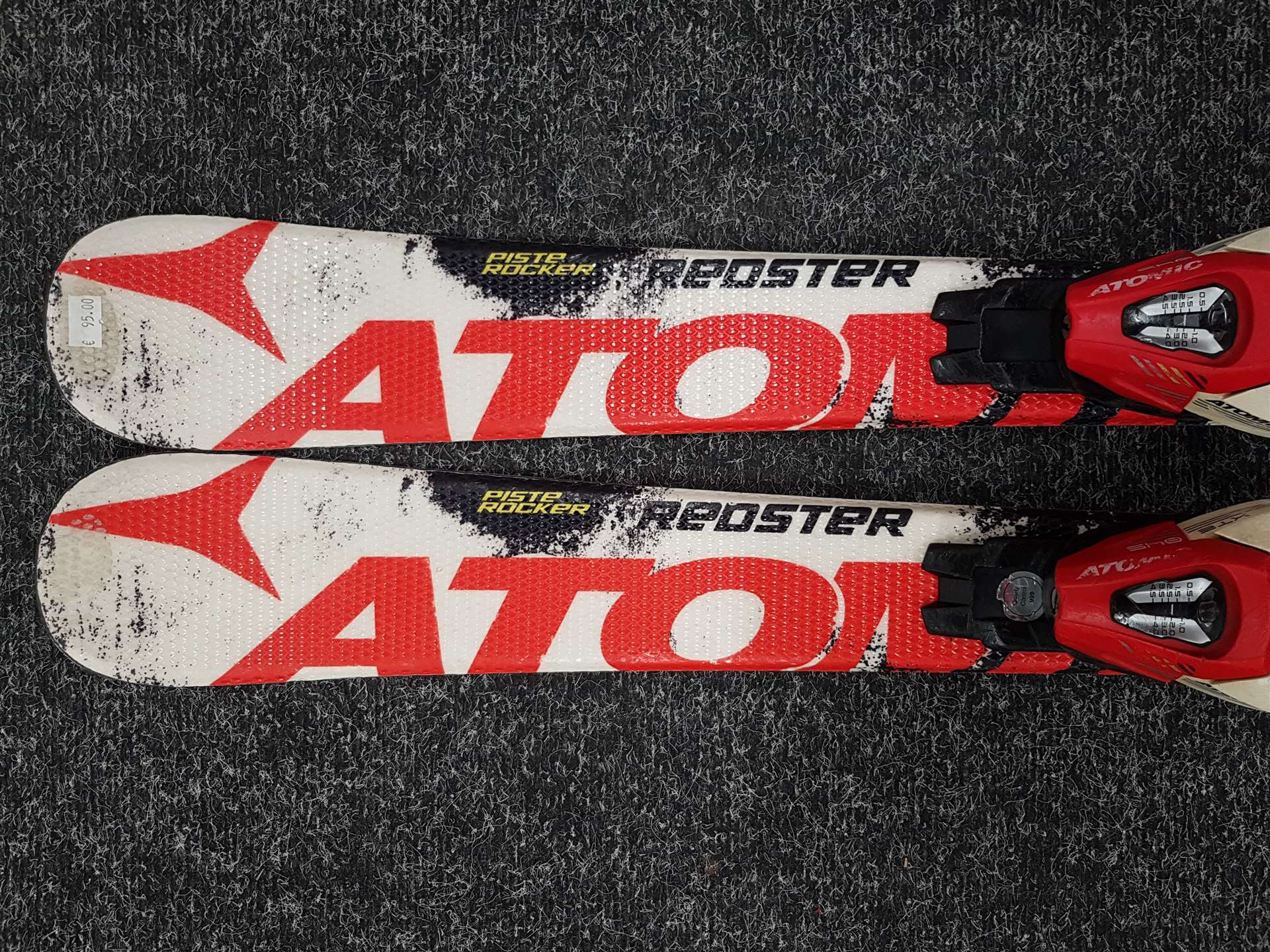 Použité lyže  ATOMIC REDSTER Piste Rocker