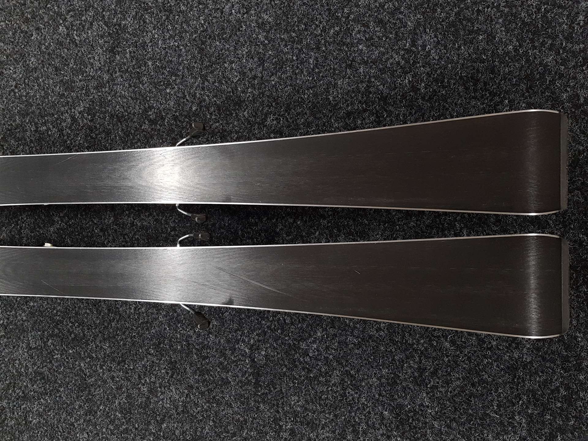 Použité lyže ROSSIGNOL  Pursuit + viazanie Rossignol Axium 11