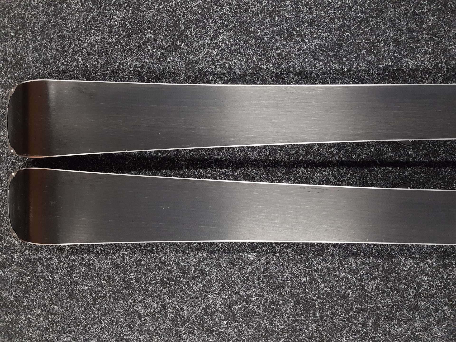 Použité lyže HEAD Shape 3.0 + viazanie Tyrolia 10