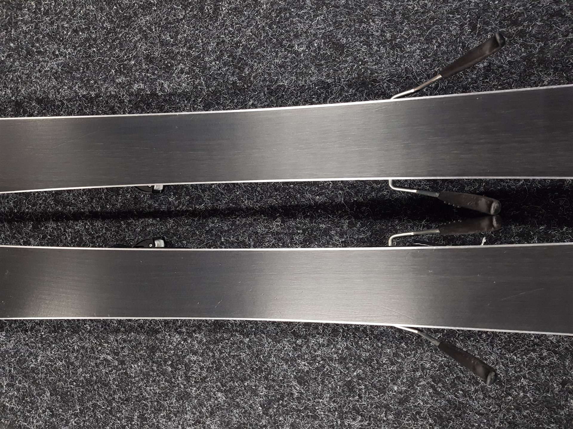 Použité lyže HEAD Shape 3.0 + viazanie Tyrolia 10