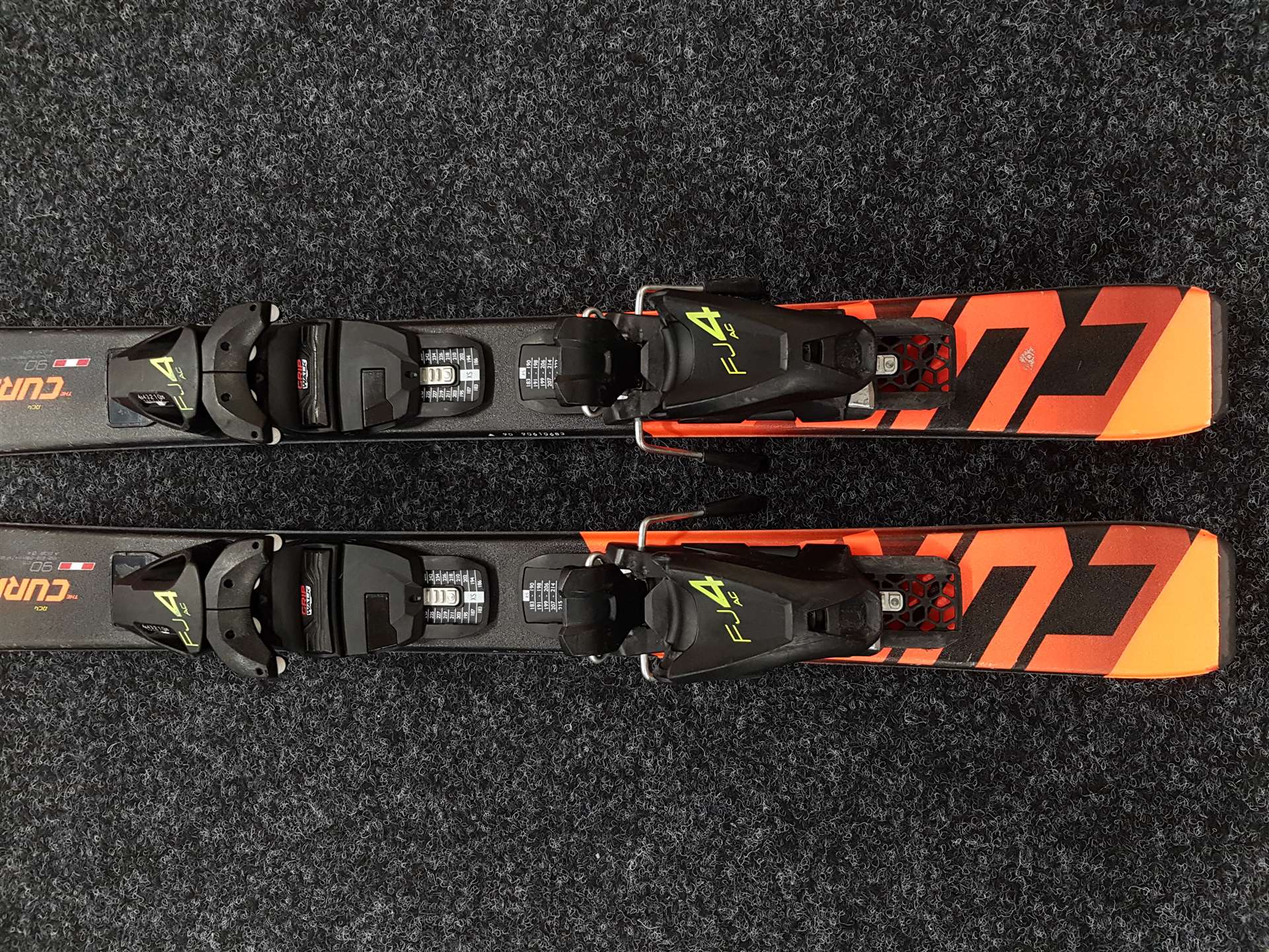 Použité lyže FISCHER The Curv RC4  + viazanie Fischer FJ 4