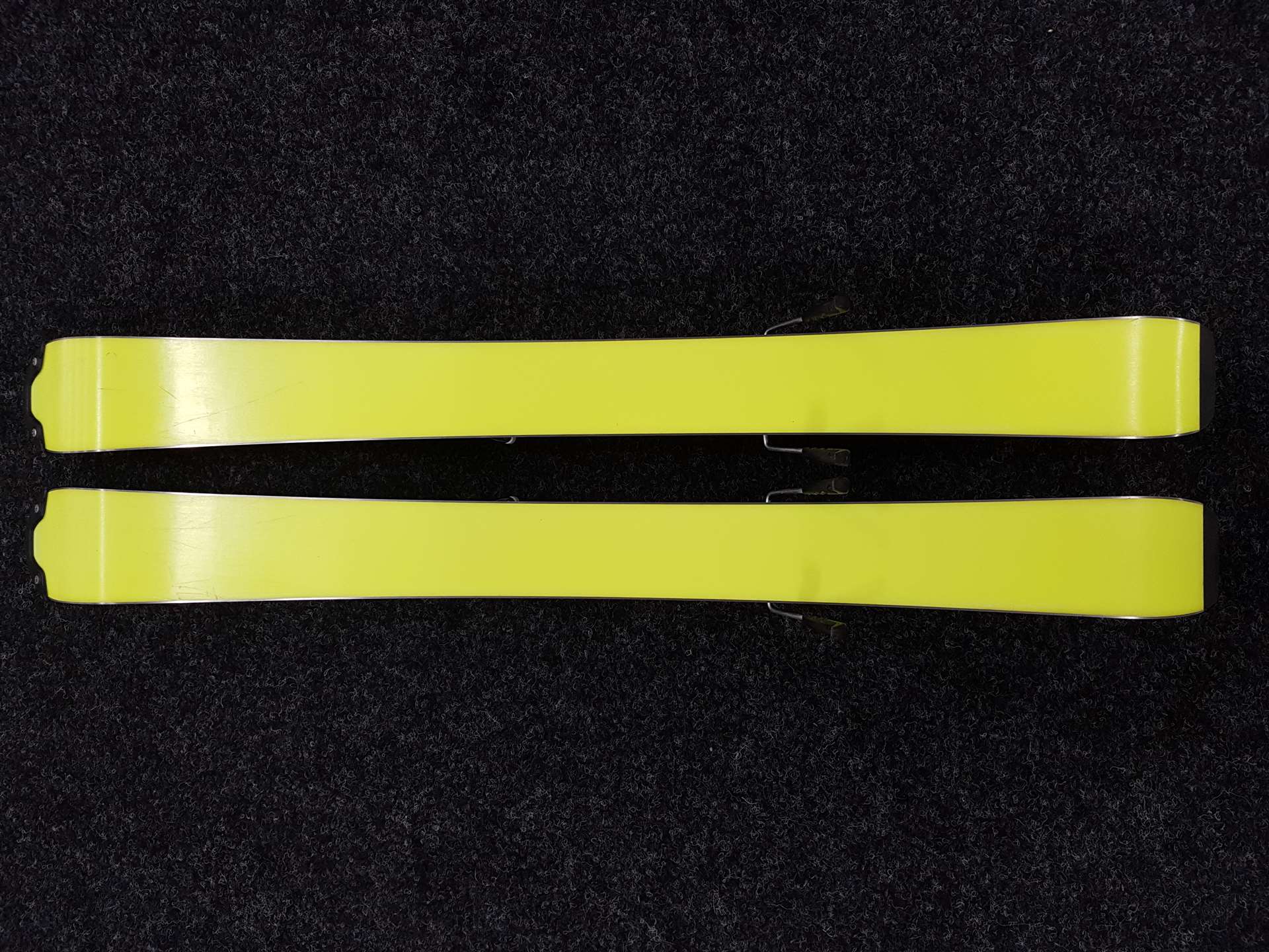 Použité lyže FISCHER The Curv RC4  + viazanie Fischer FJ 4