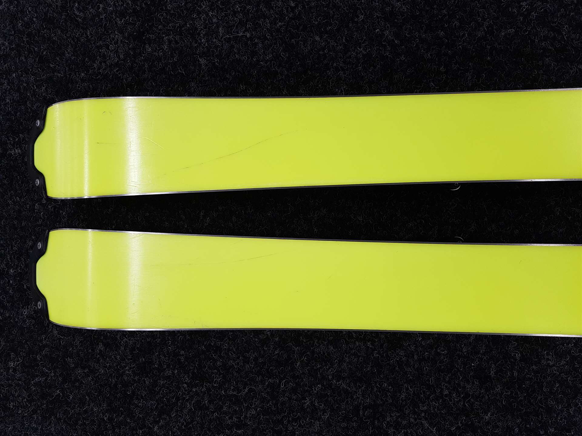 Použité lyže FISCHER The Curv RC4  + viazanie Fischer FJ 4