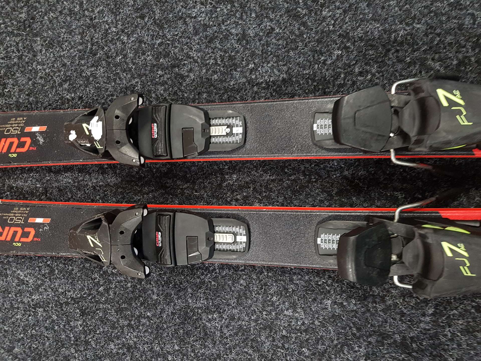 Použité lyže FISCHER The Curv Pro + viazanie Fischer FJ 7.0