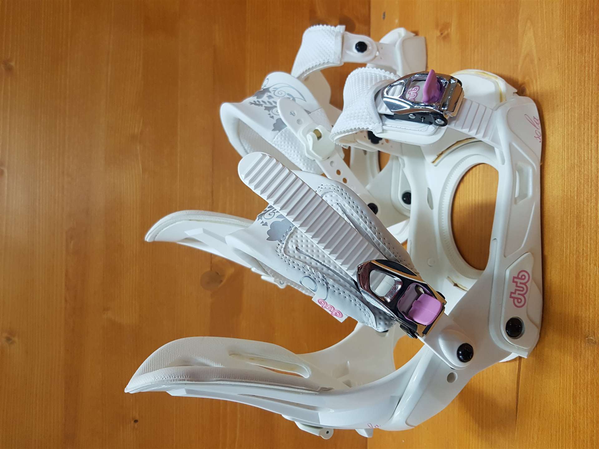 Snowboardové viazanie DUB Bieloružové