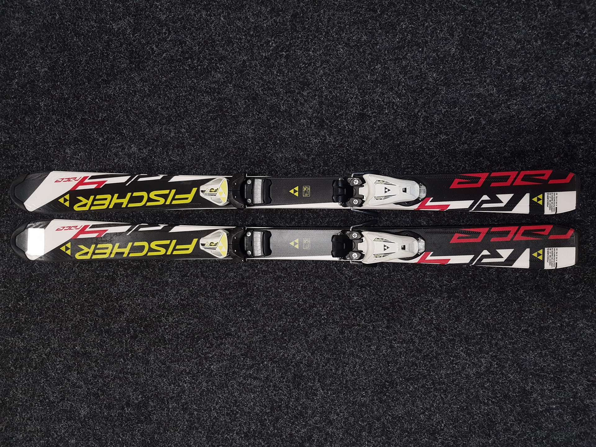 Použité detské lyže FISCHER RC4 Race + viazanie Fischer FJ4