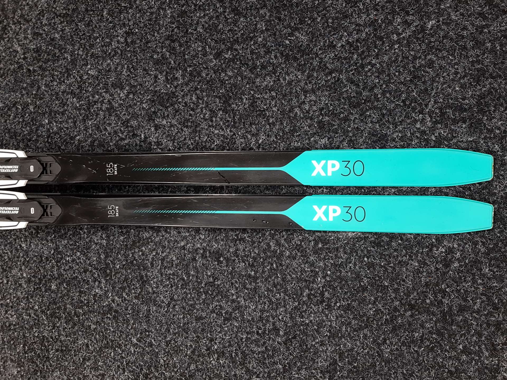 Použité bežecké lyže Kastle XP 30 + NNN viazanie Rottefella