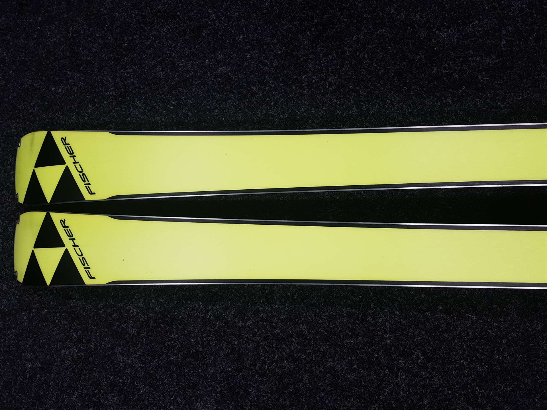 Použité lyže FISCHER The Curv RC4 + viazanie Fischer Z13