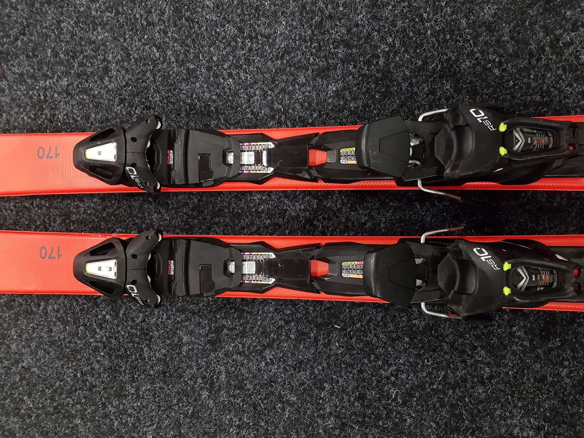 Použité lyže FISCHER RC ONE 73 + viazanie Fischer RS 10