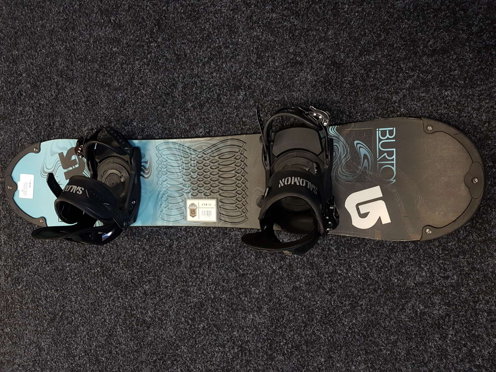 Použitý snowboard BURTON LTR + viazanie Salomon veľkosť XS/S