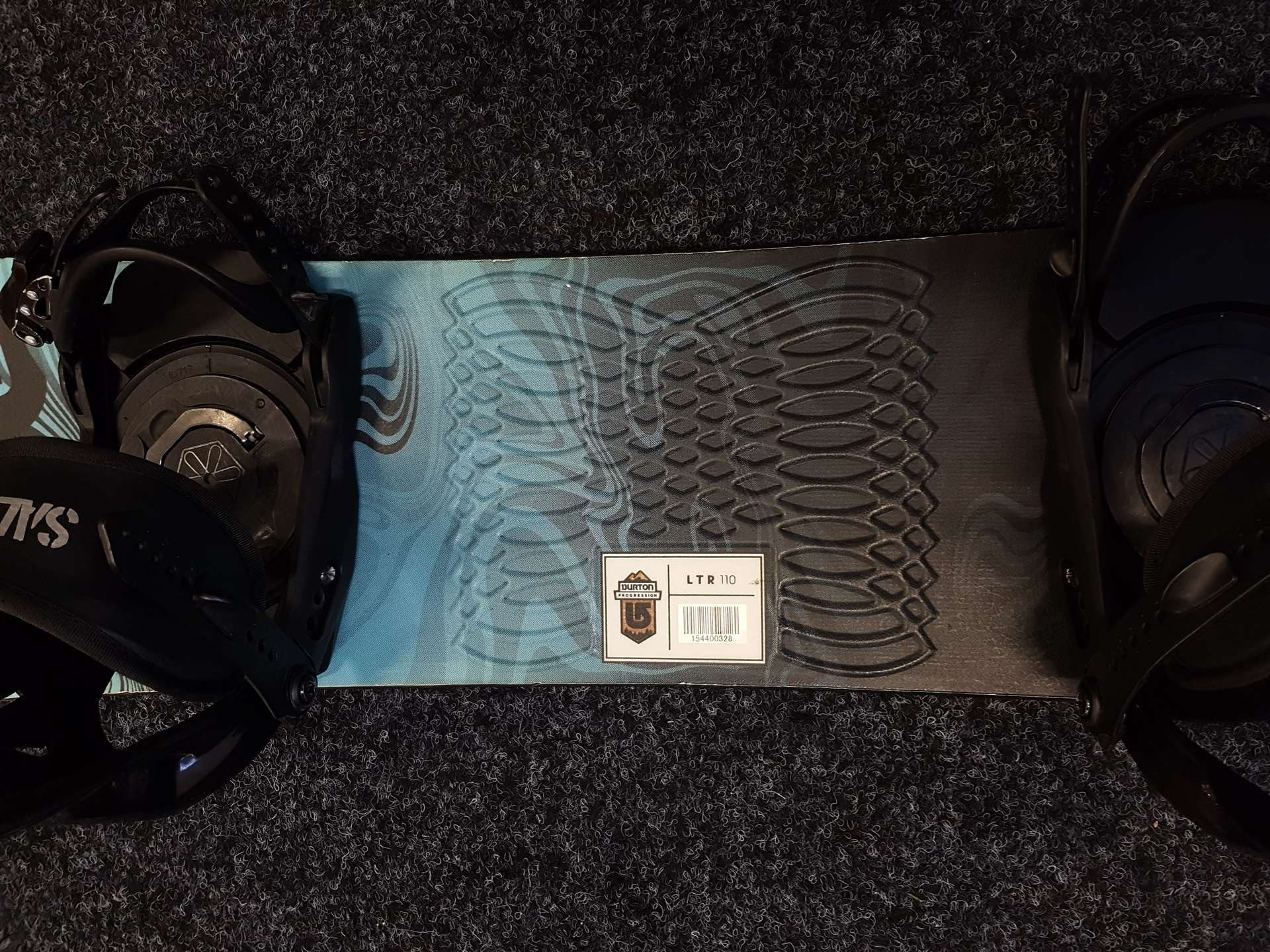 Použitý snowboard BURTON LTR + viazanie Salomon veľkosť XS/S