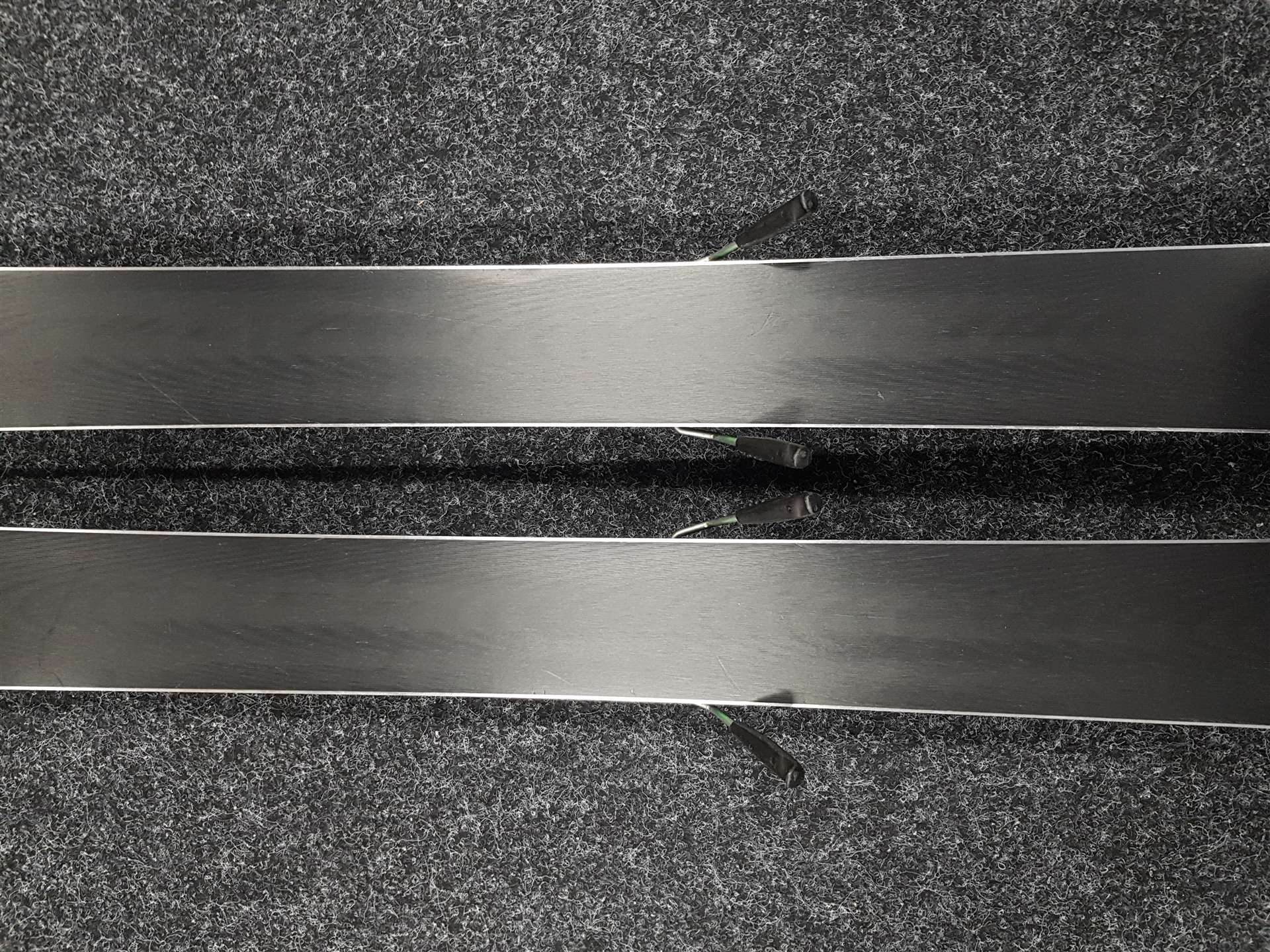 Použité freestyle lyže BLACK CROWS MAGNIS + viazanie Tyrolia SLR 10