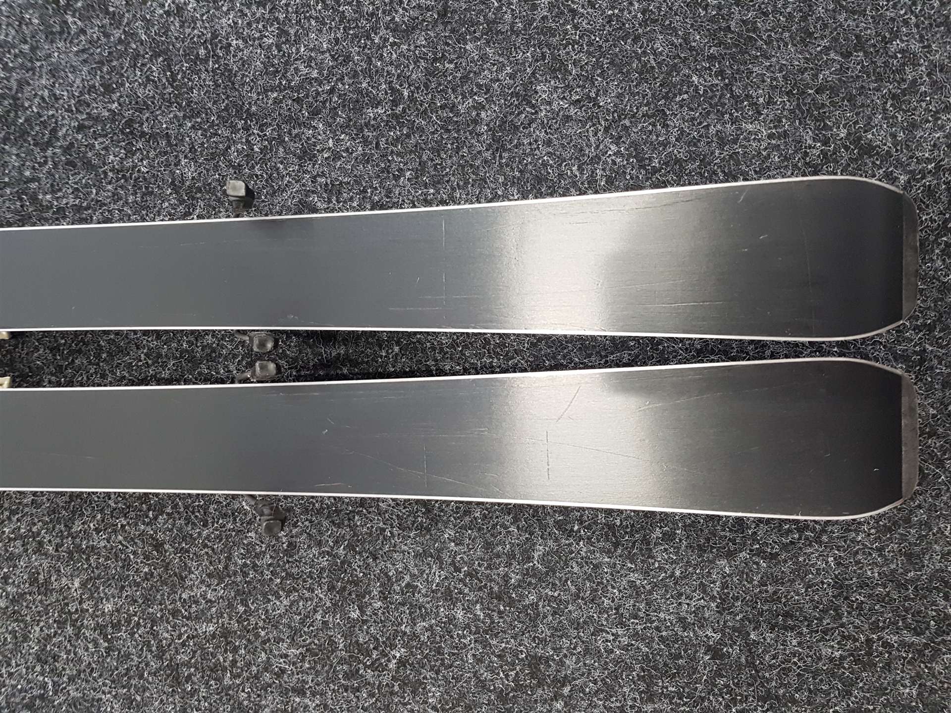 Použité detské lyže ATOMIC Redster XT + viazanie Atomic XTE 045