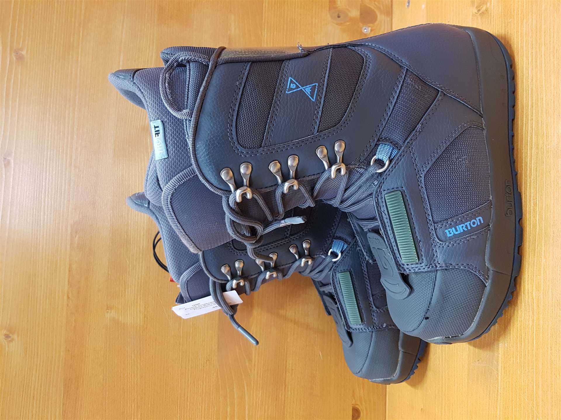 Použité snowboardové topánky BURTON Progression W