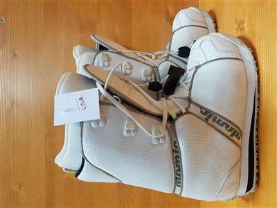 Použité snowboardové topánky ATOMIC Snowboarding
