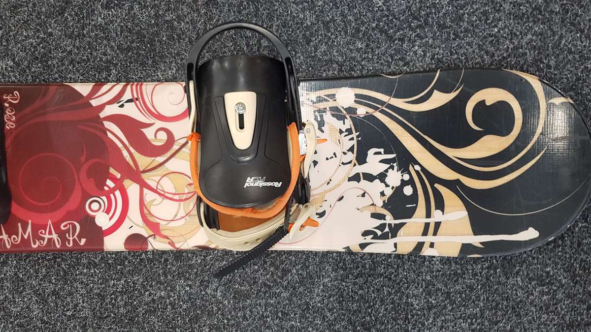 Bazárový snowboard Lamar