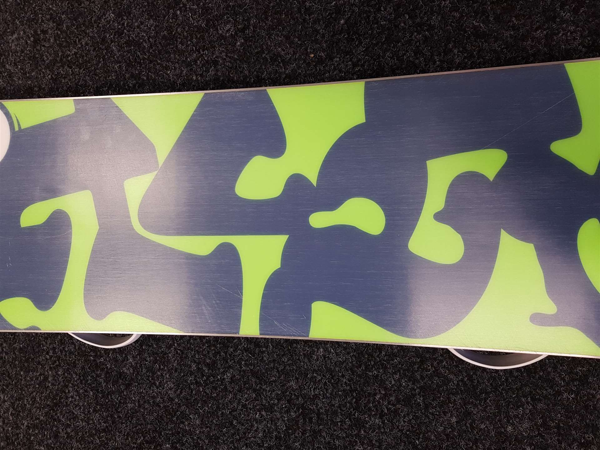 Použitý snowboard GRAVITY  Flash + viazanie Gravity veľkosť S/M