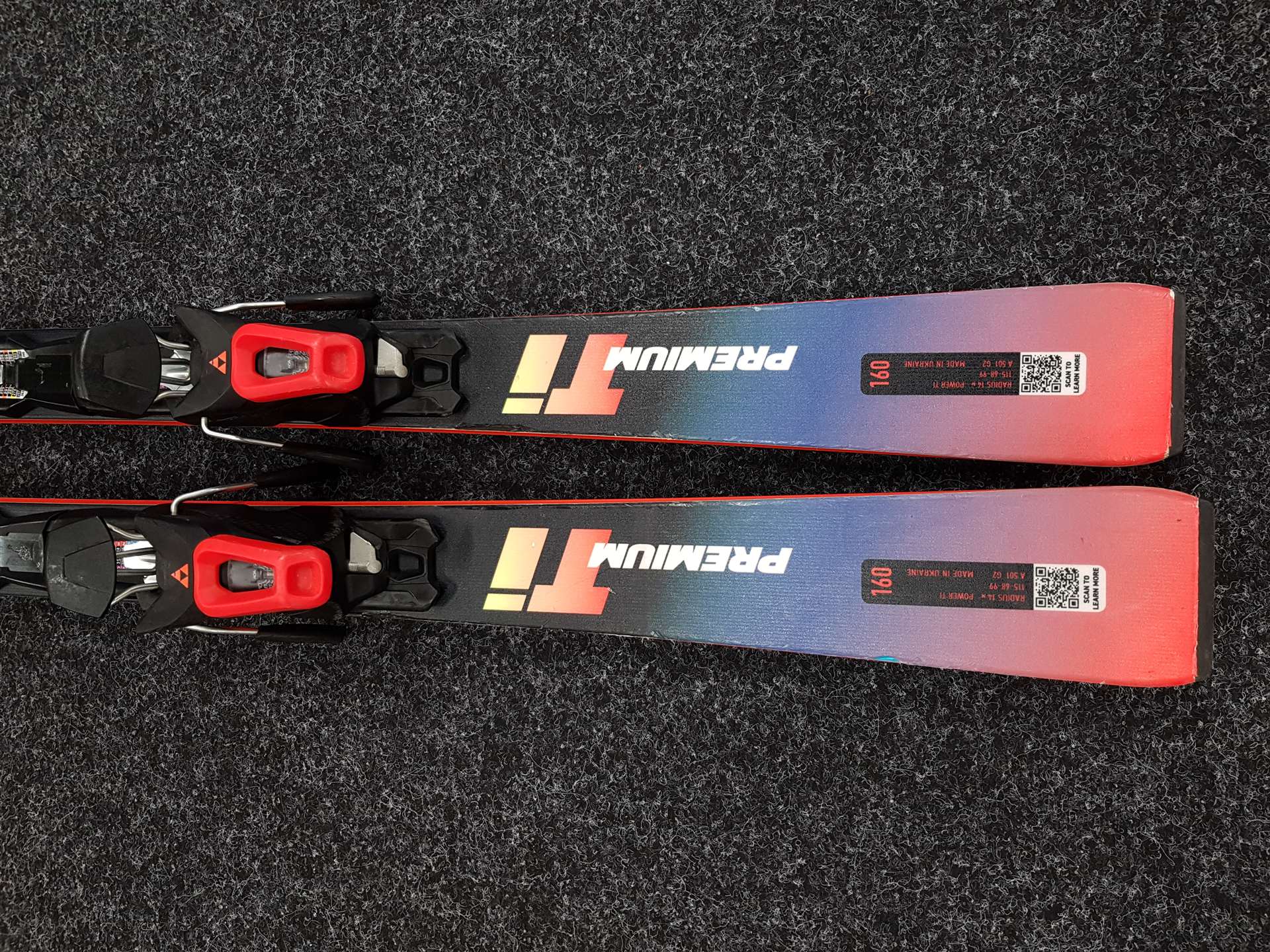 Použité lyže FISCHER The Curv + viazanie Fischer RS 11