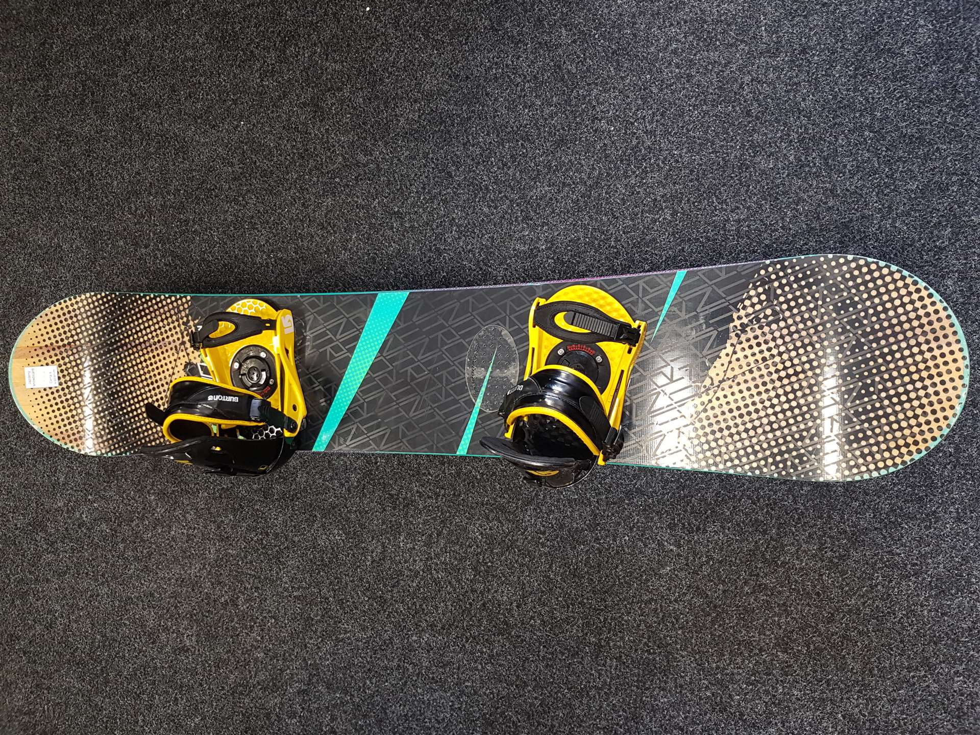 Použitý snowboard Nitro Prime W + vázání Burton velikost L