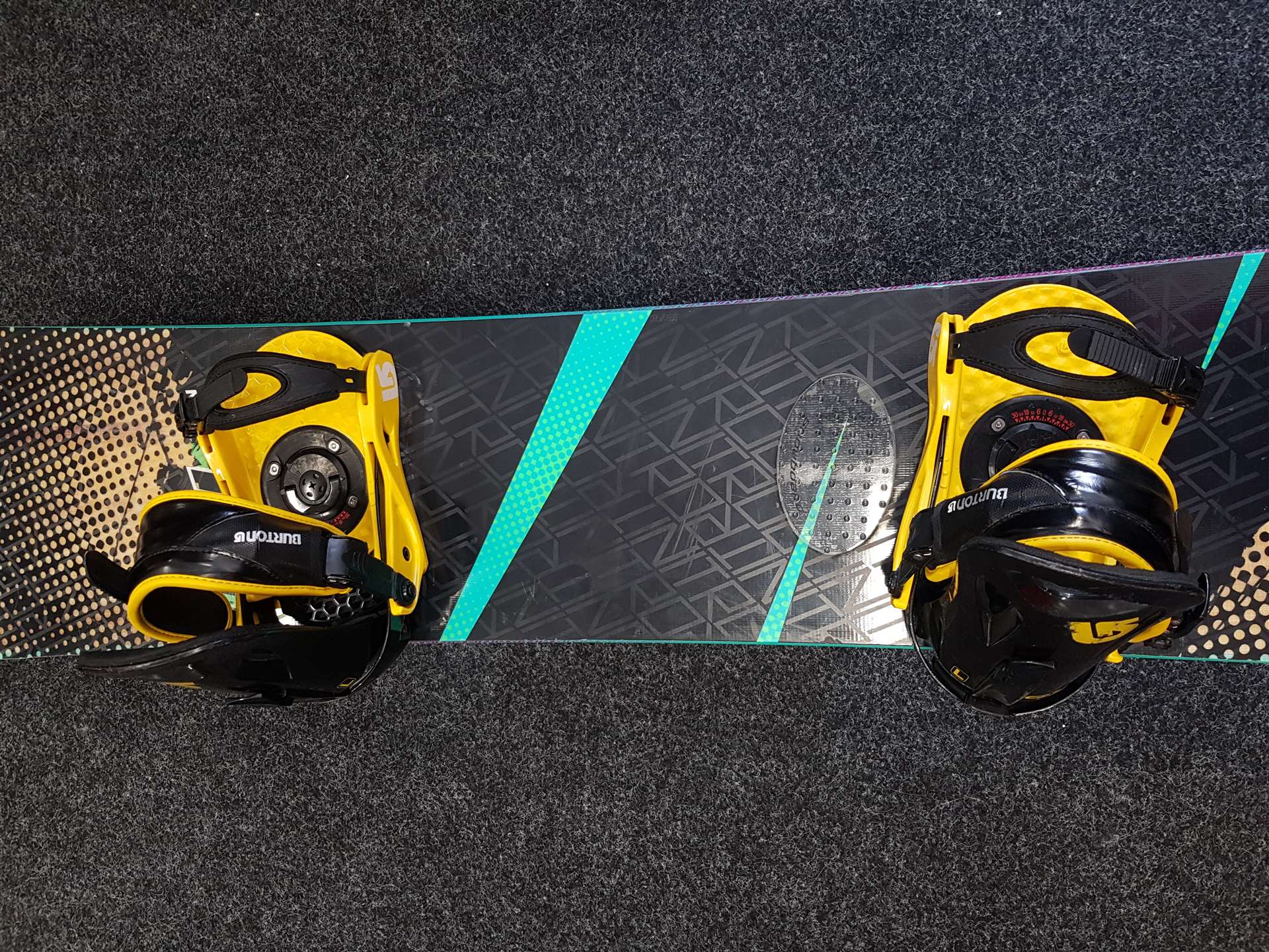 Gebrauchtes Nitro Prime W Snowboard + Burton Bindungen Größe L