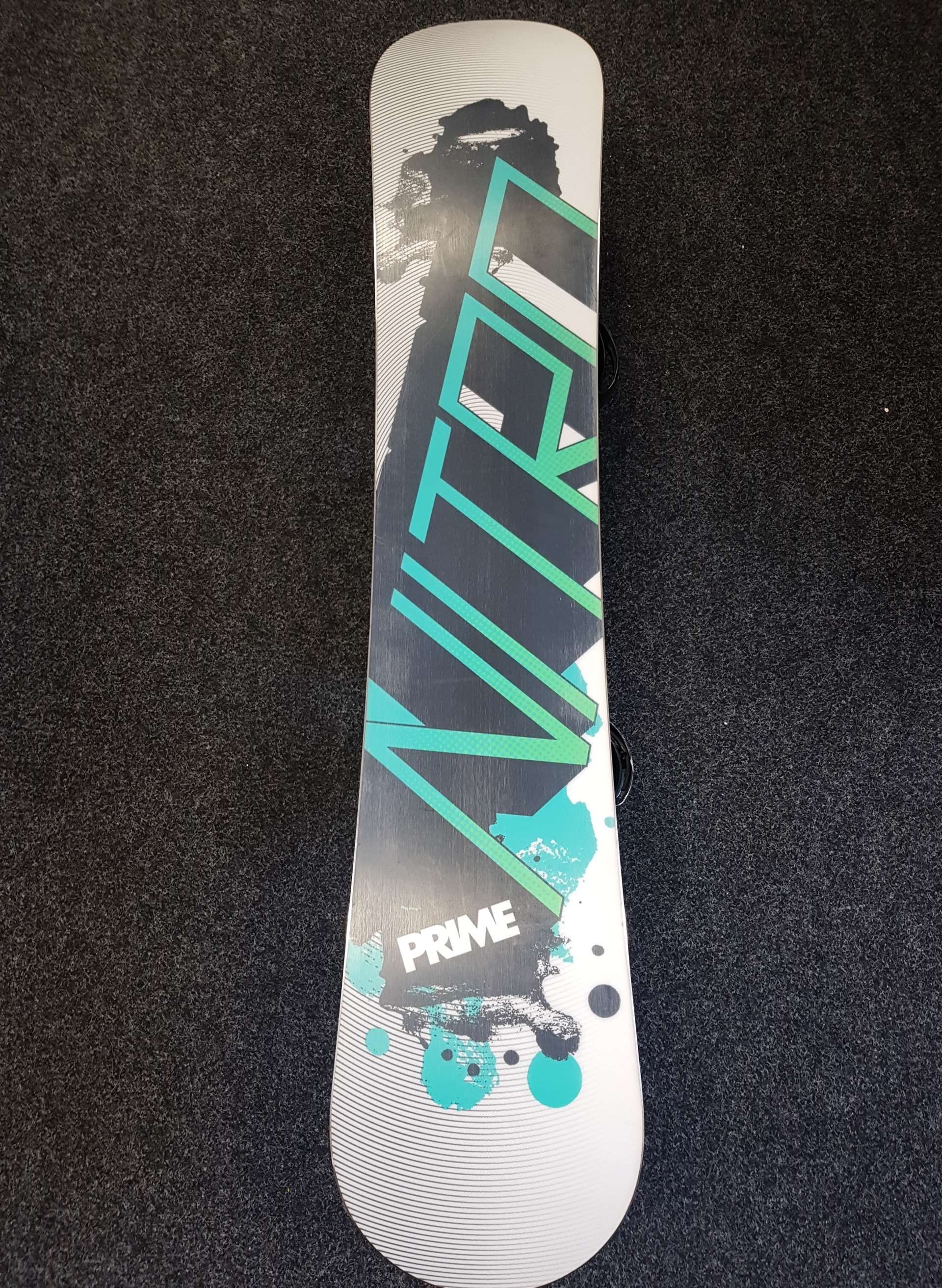 Použitý snowboard Nitro Prime W + vázání Burton velikost L