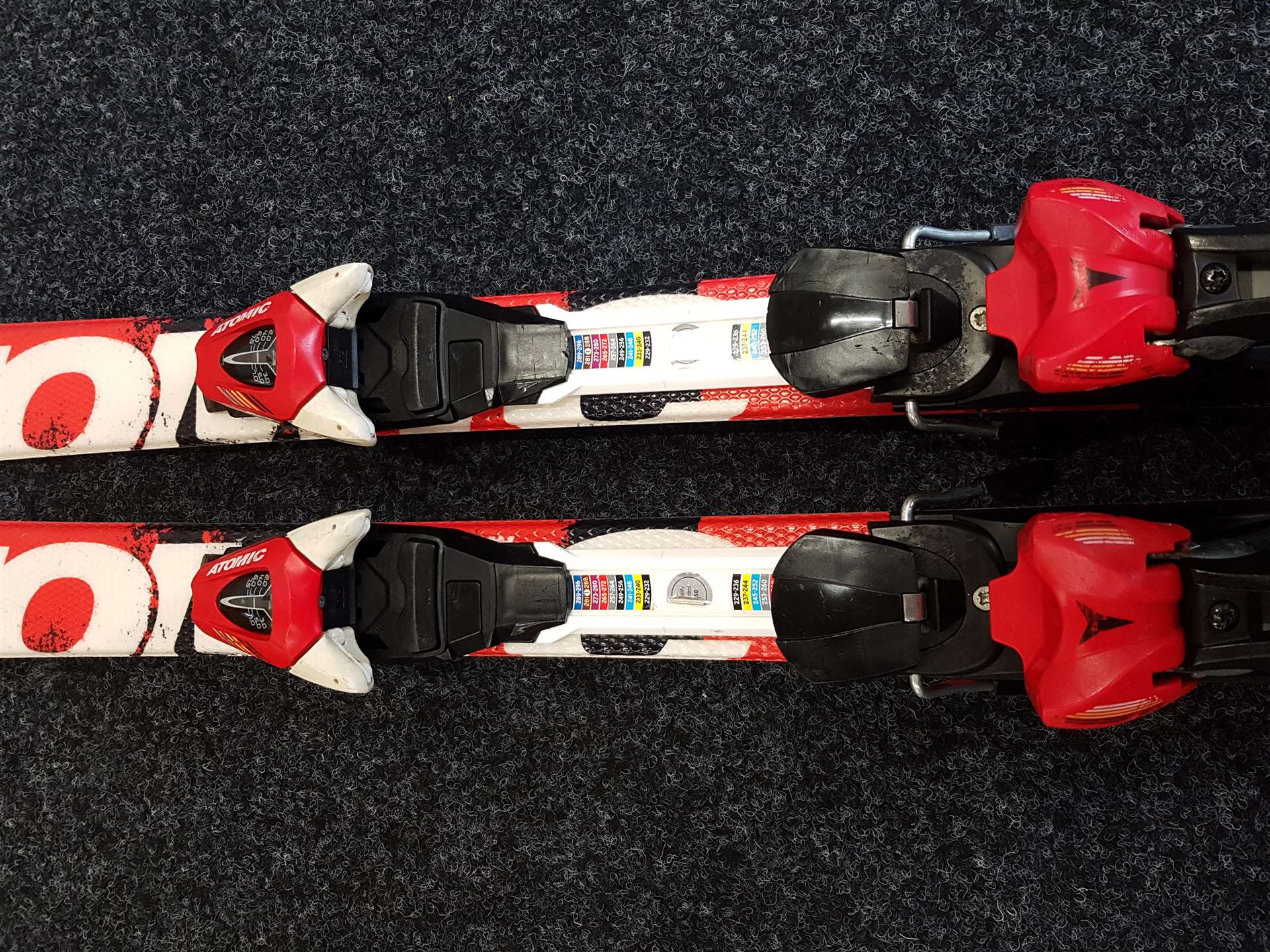 Použité lyže ATOMIC Redster + viazanie Atomic XT 7.5