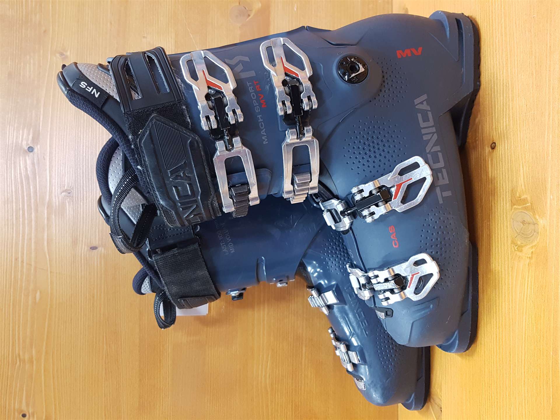 Použité lyžiarky TECNICA Mach Sport  MV RT 100