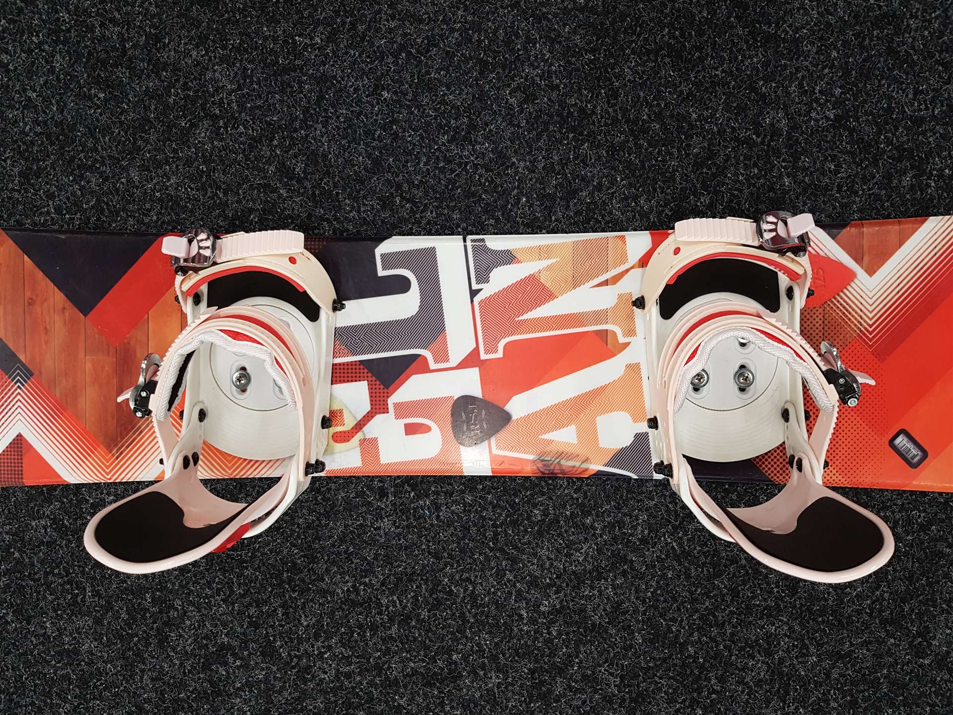 Použitý snowboard ELAN RSJ + nové viazanie Spice Snowboards veľkosť XS/S 