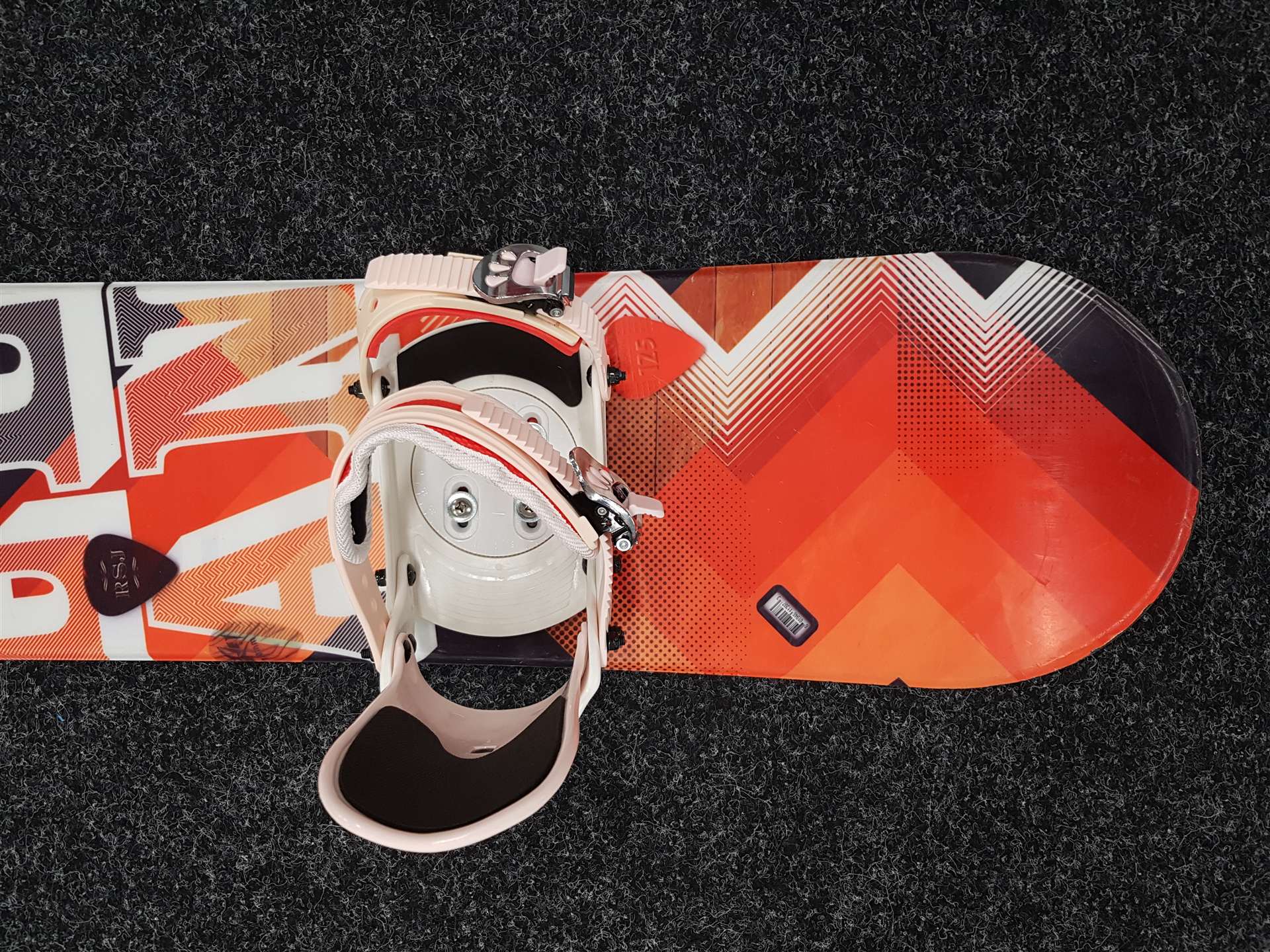 Použitý snowboard ELAN RSJ + nové viazanie Spice Snowboards veľkosť XS/S 