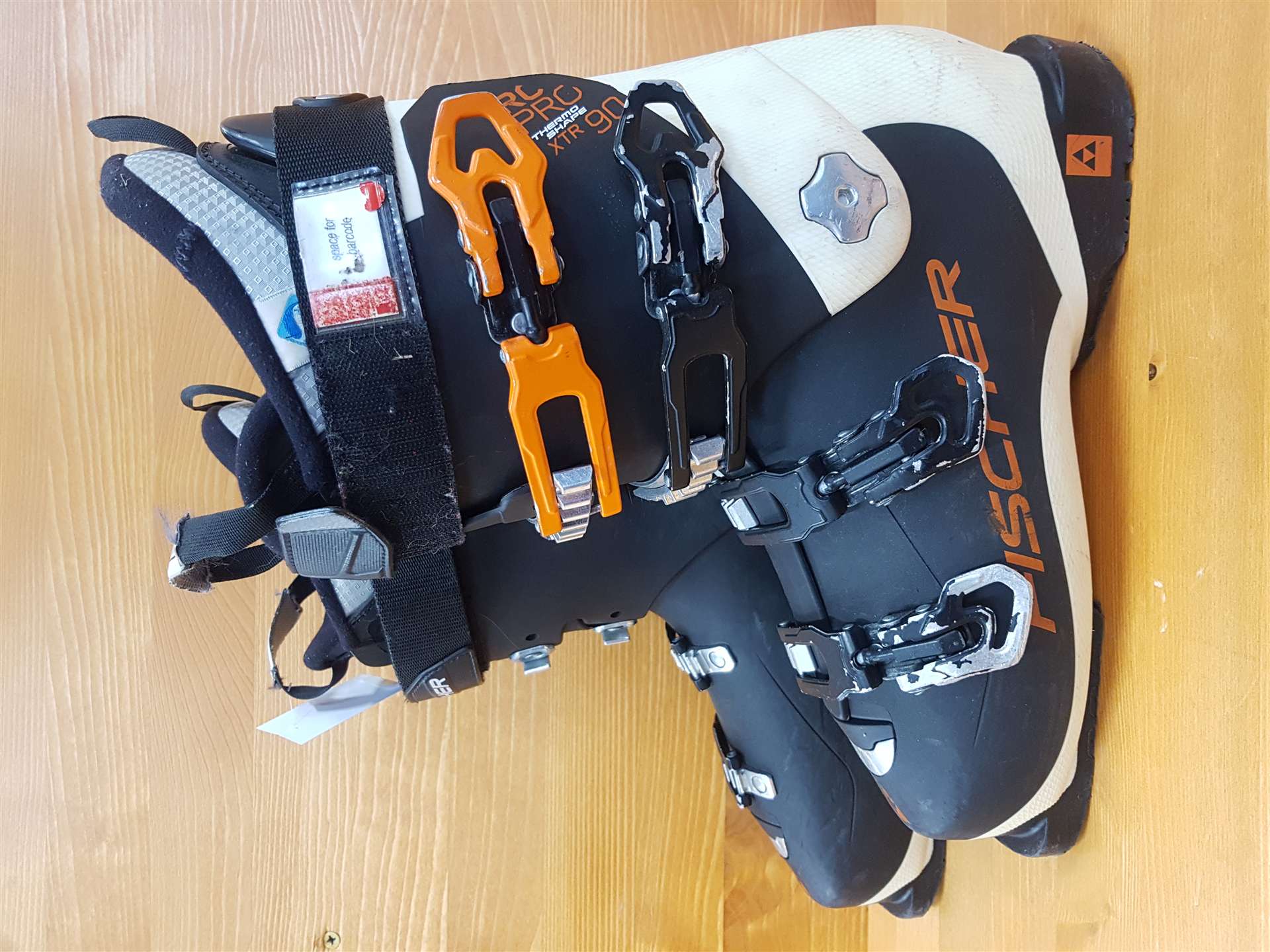 Použité lyžiarky FISCHER RC PRO THERMO SHAPE 90 XTR