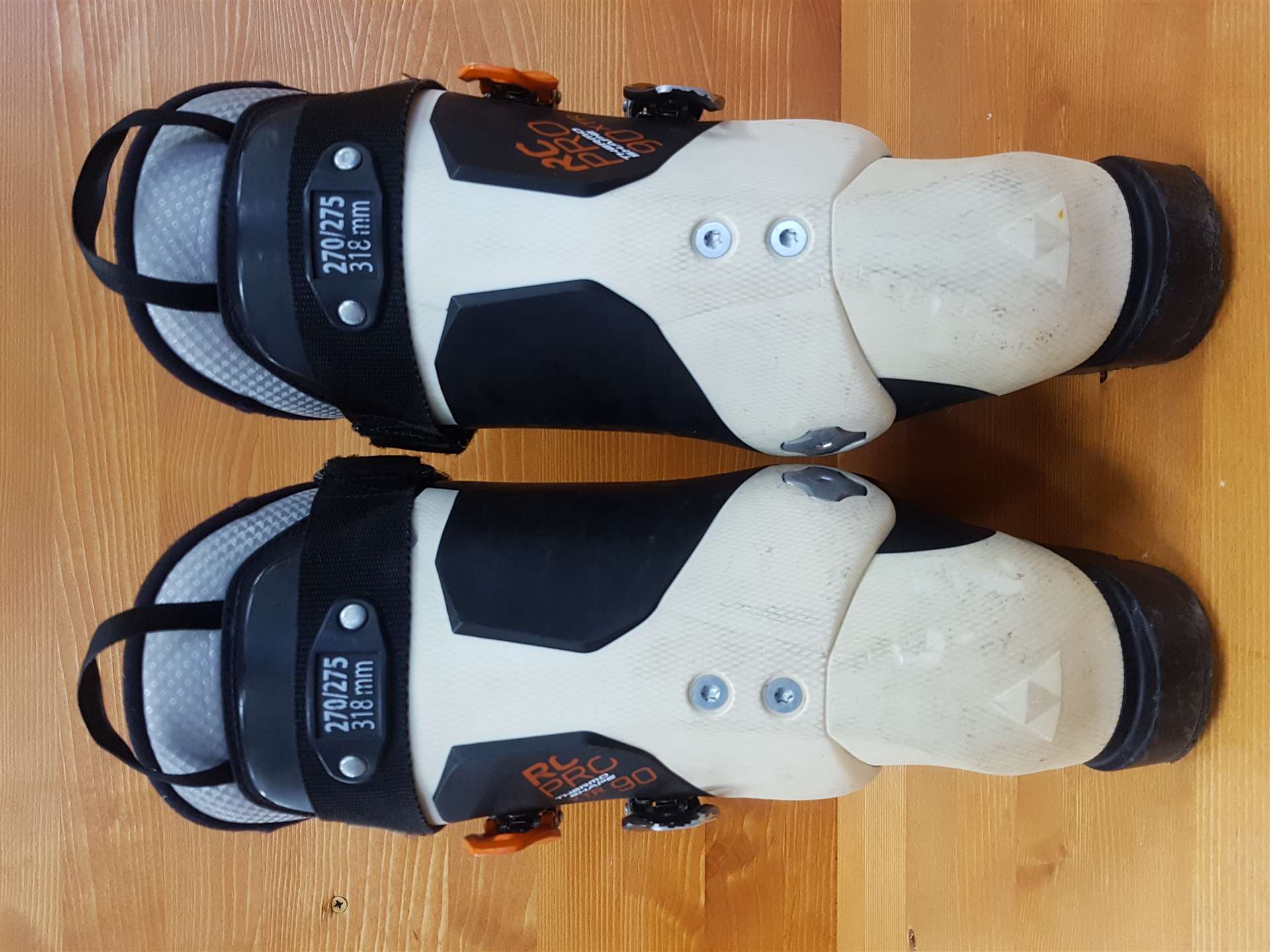 Použité lyžiarky FISCHER RC PRO THERMO SHAPE 90 XTR