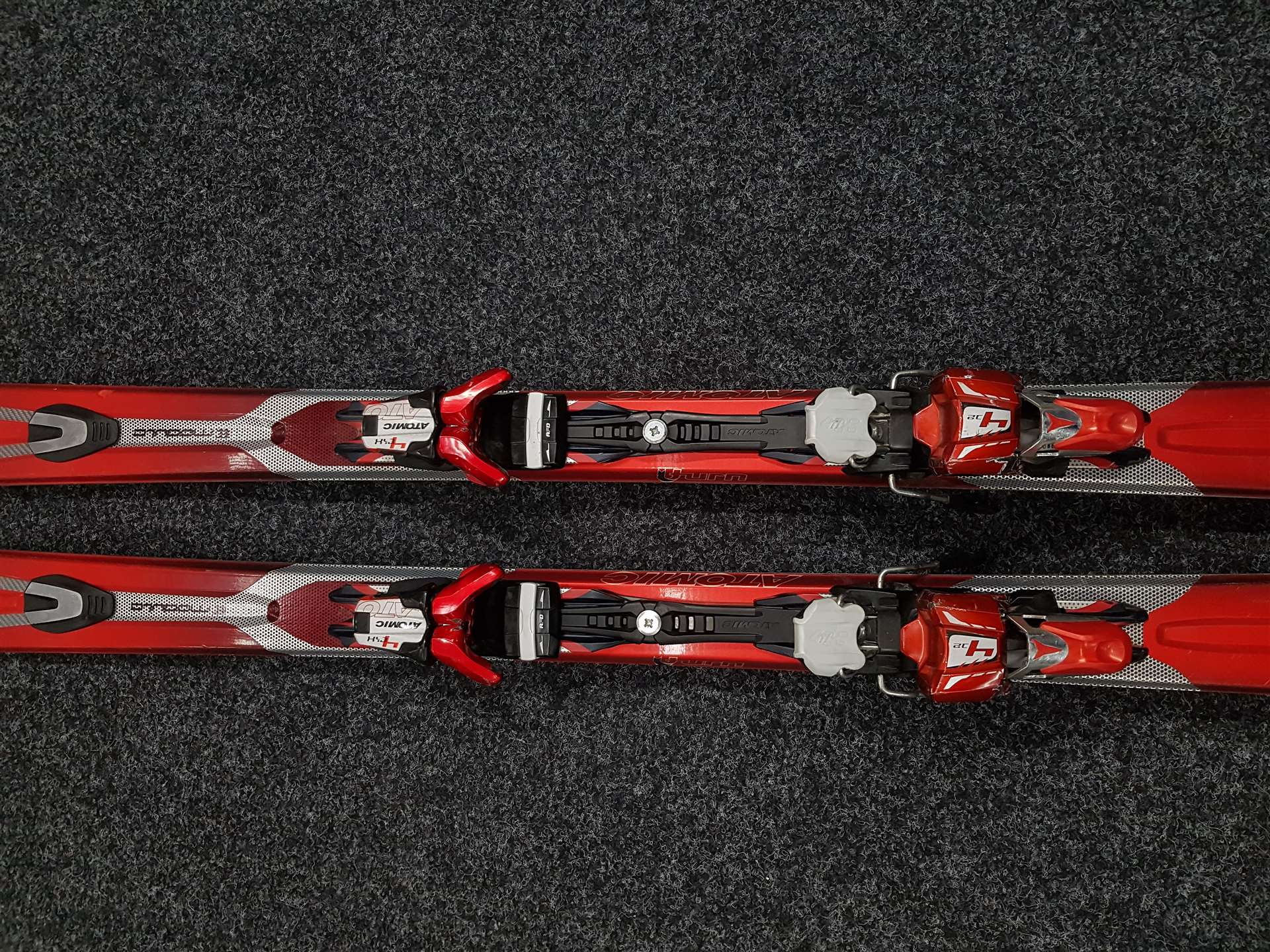 Bazárové lyže  Atomic D2 9 Titan