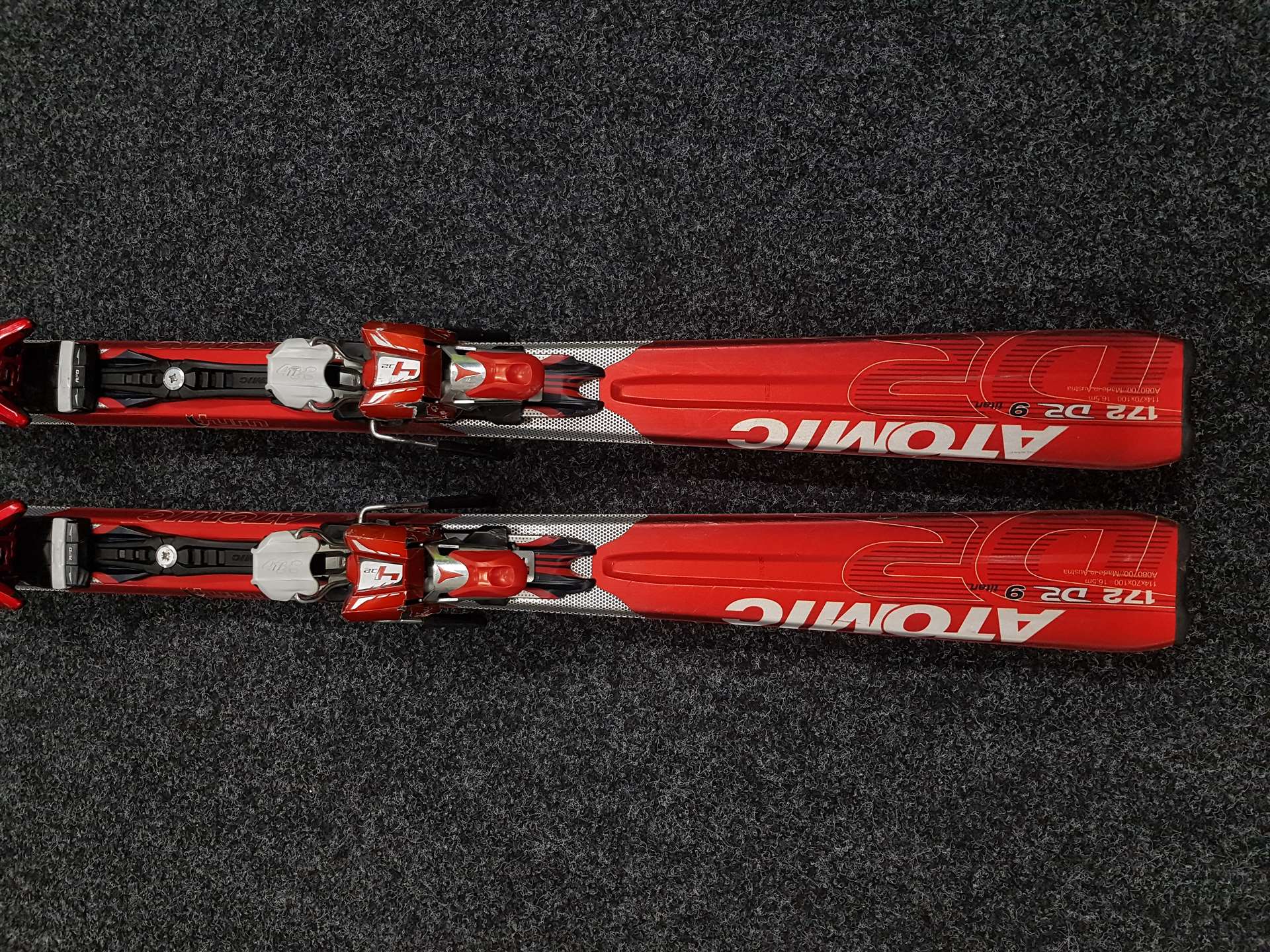 Bazárové lyže  Atomic D2 9 Titan