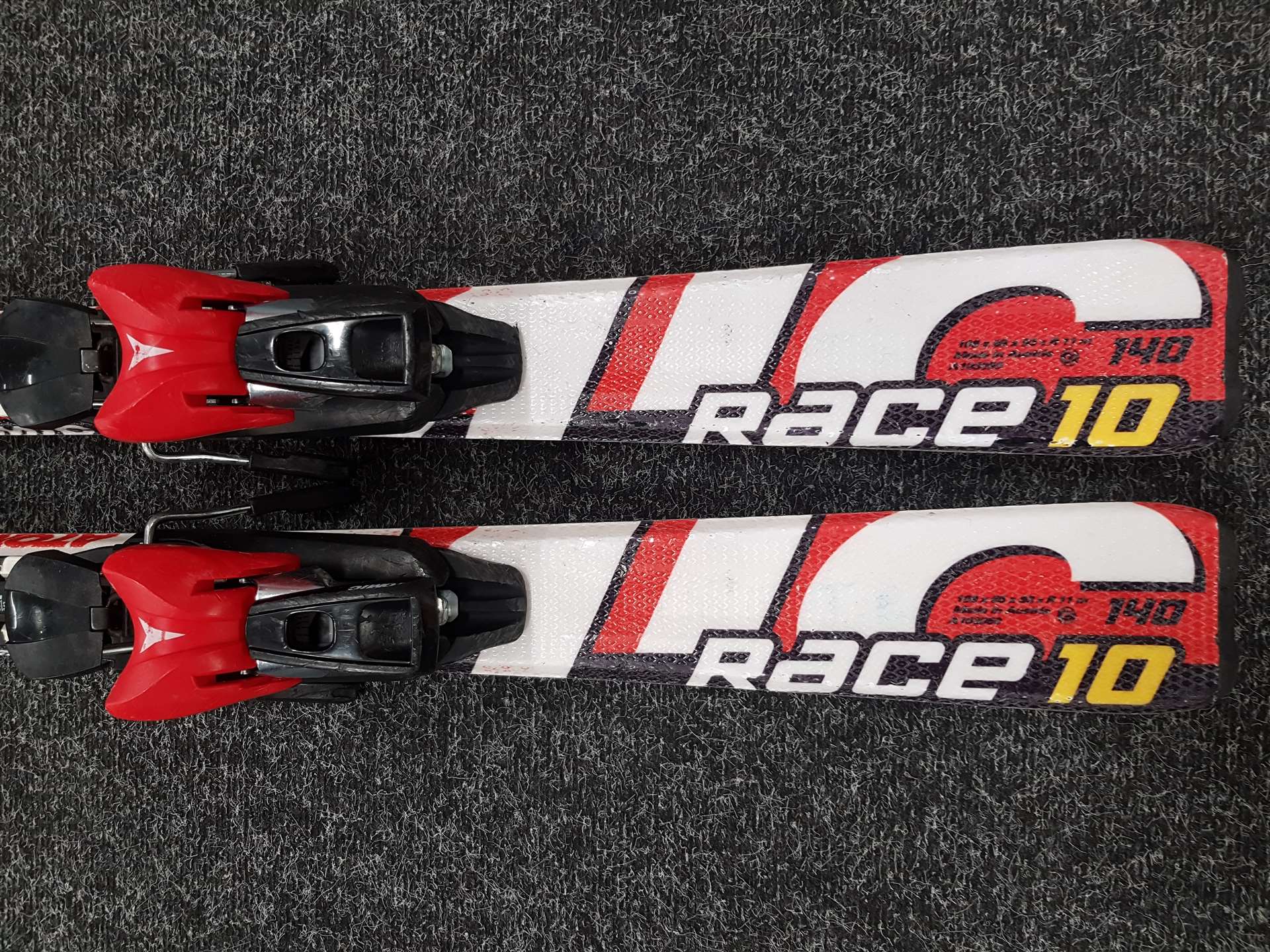 Použité lyže Atomic Race 10