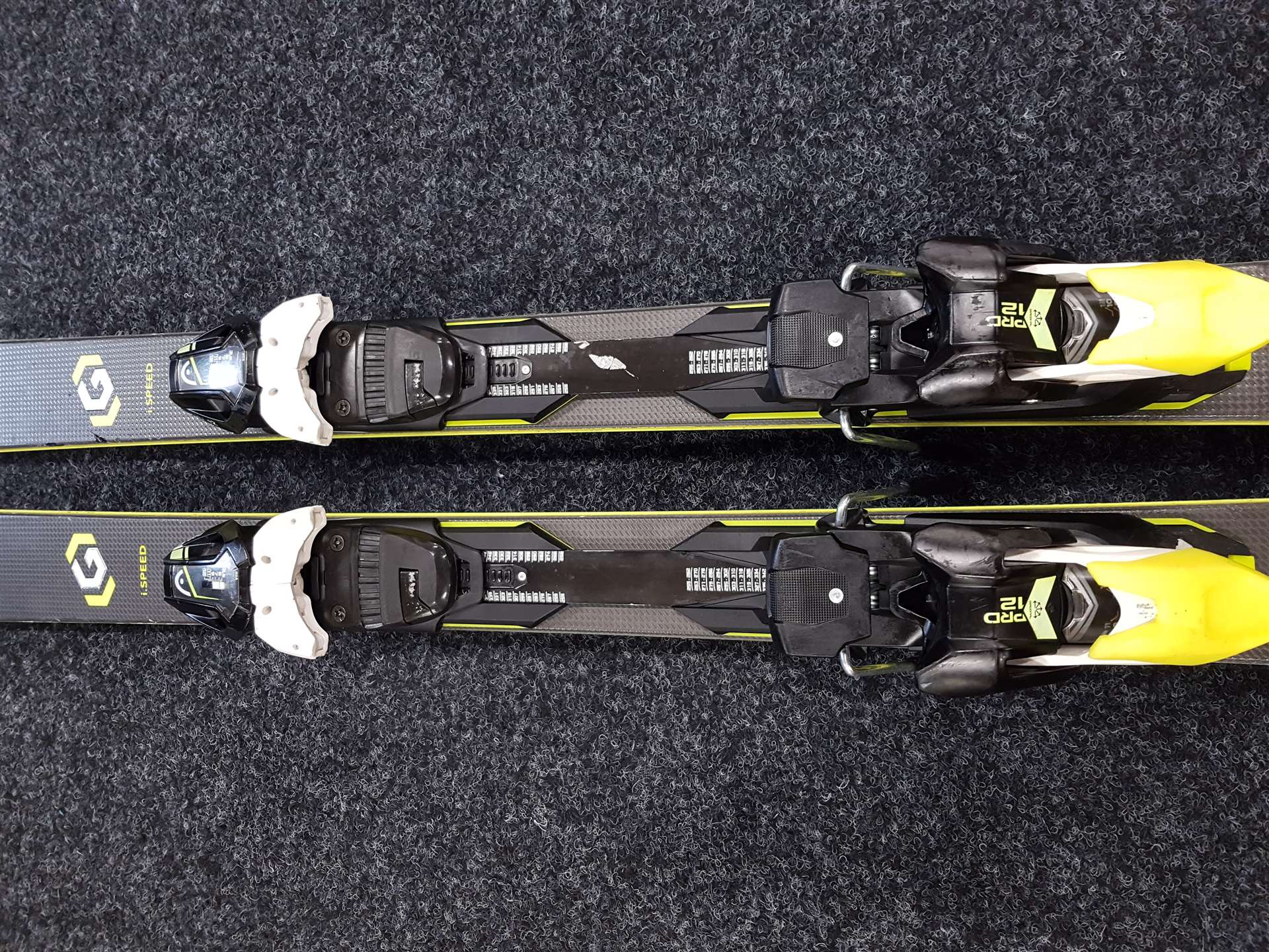 Použité lyže HEAD Super Shape + viazanie Head PRO 12