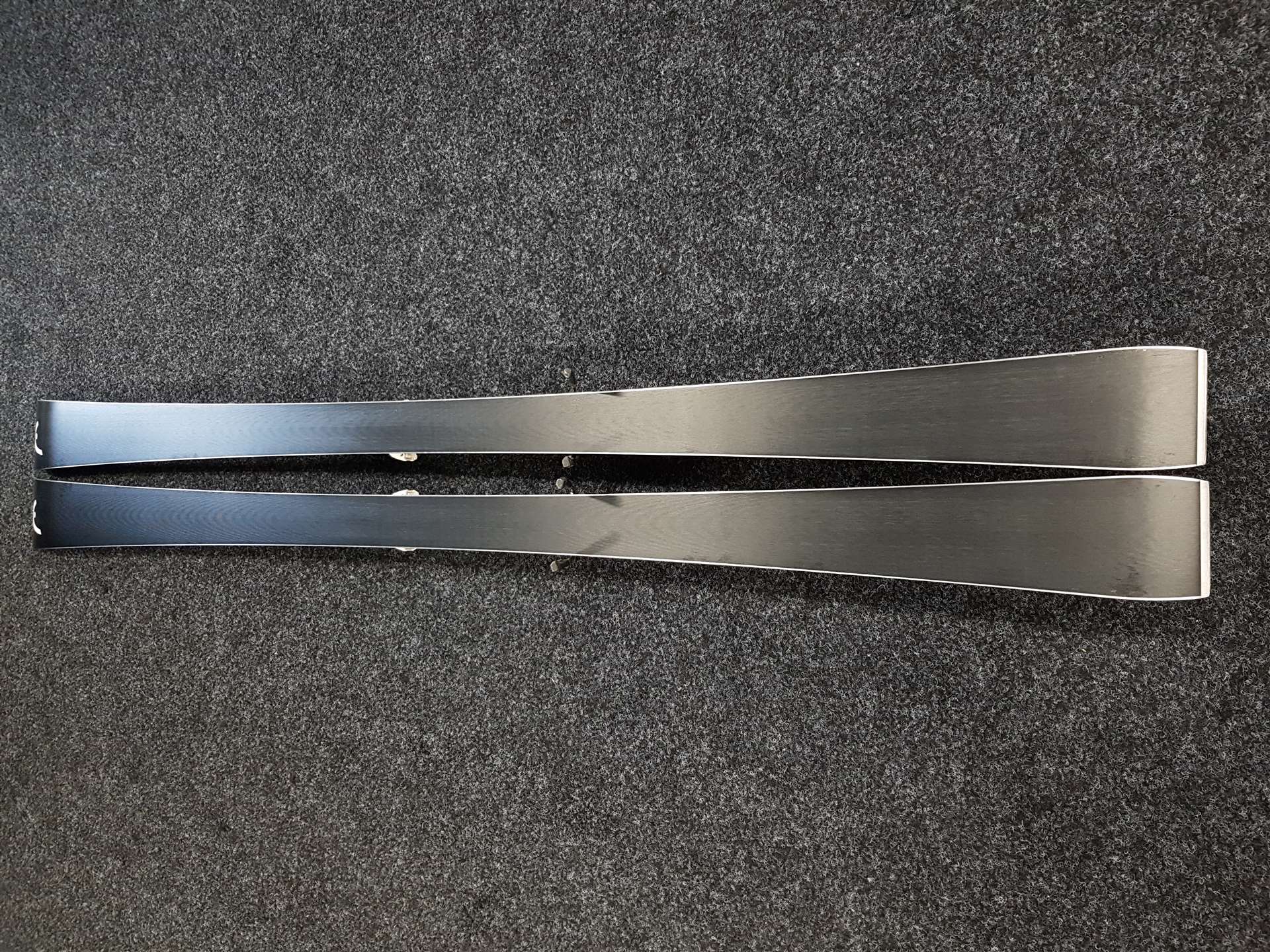 Použité lyže HEAD Super Shape + viazanie Head PRO 12