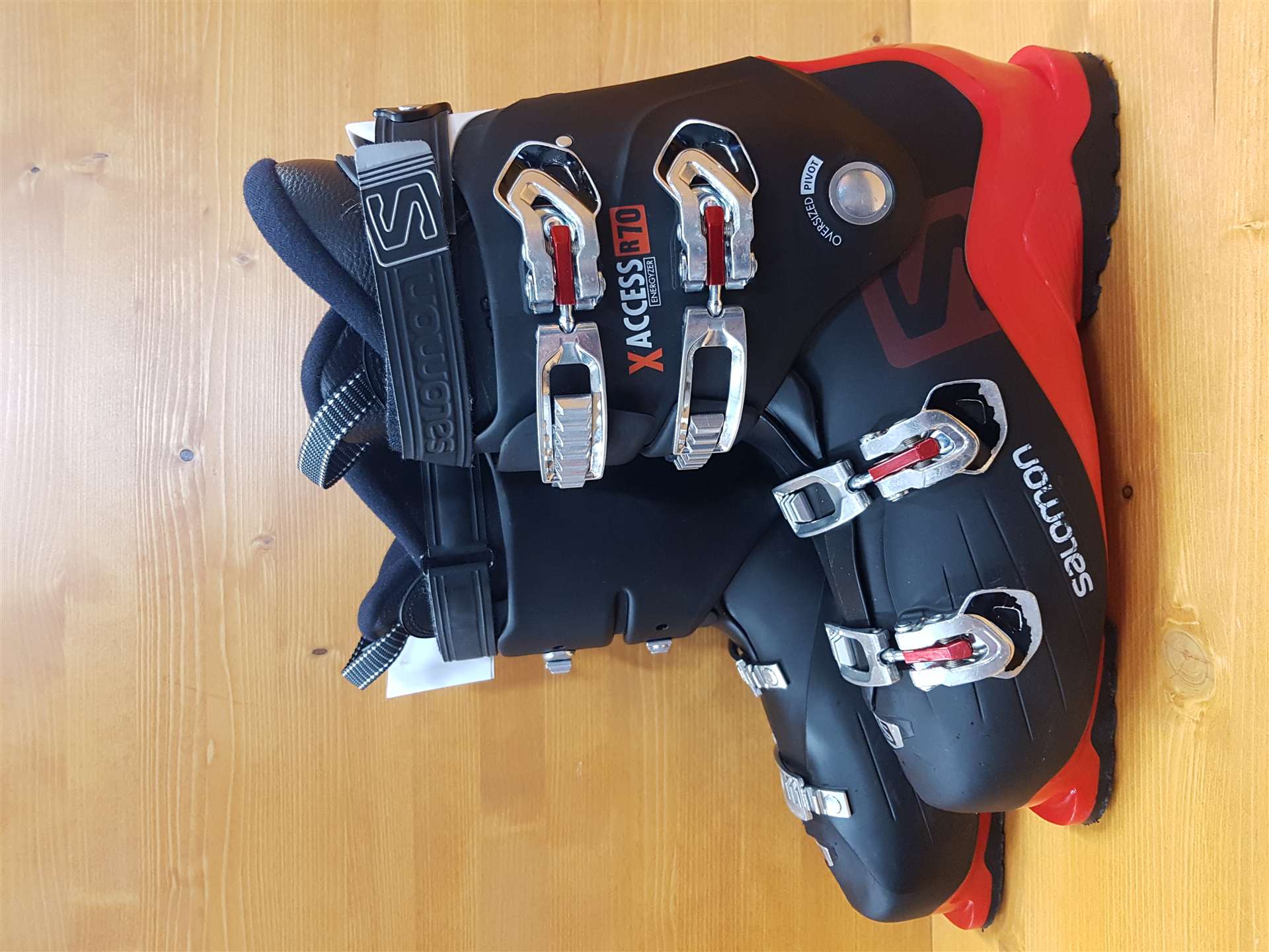 Použité lyžiarky SALOMON Xaccess R70