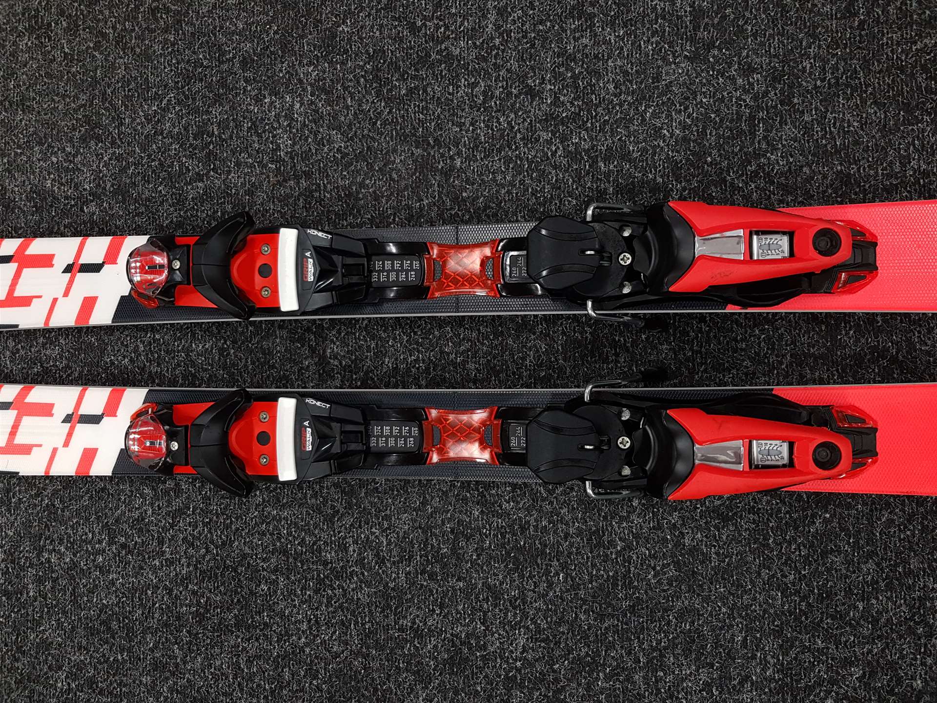 Použité lyže Rossignol Hero Elite Multi Turn Carbon