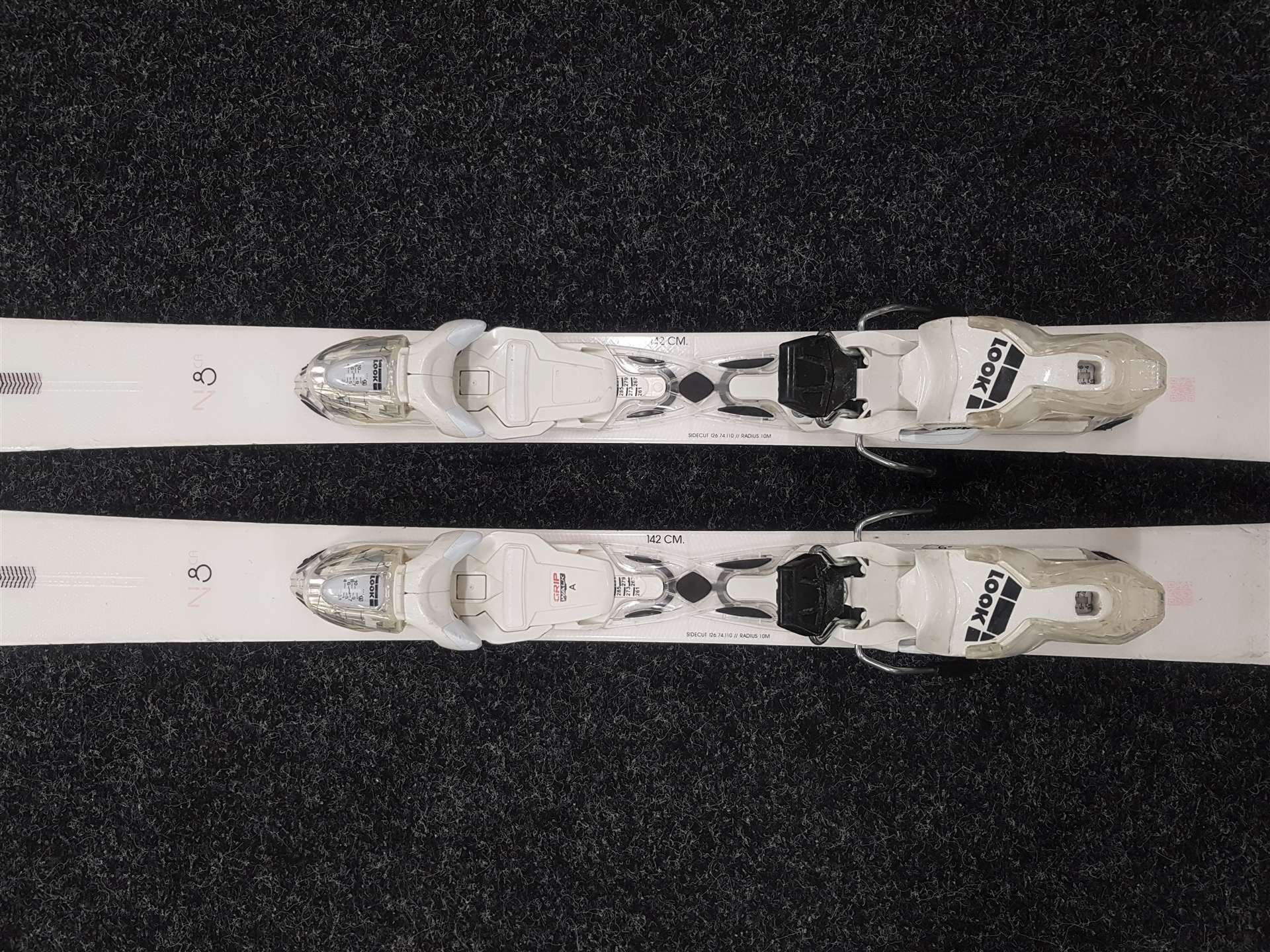 Použité lyže ROSSIGNOL Nova 8 CA + viazanie Look Xpress 11