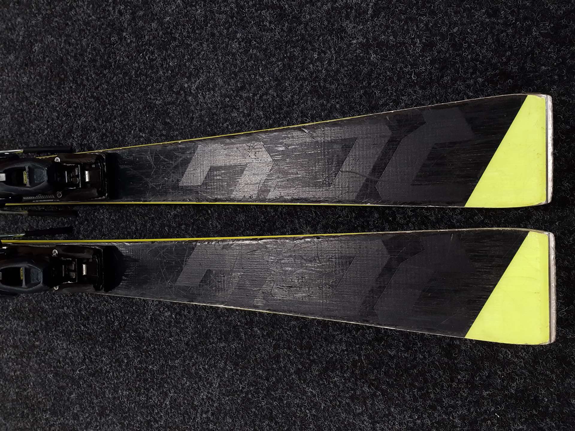 Použité lyže FISCHER RC4 + viazanie Fischer Z13