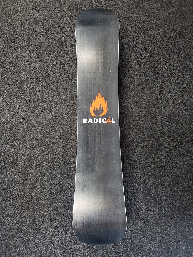 Gebrauchtes Radical Fire Danger 2 Snowboard + BD Bindungen Größe M